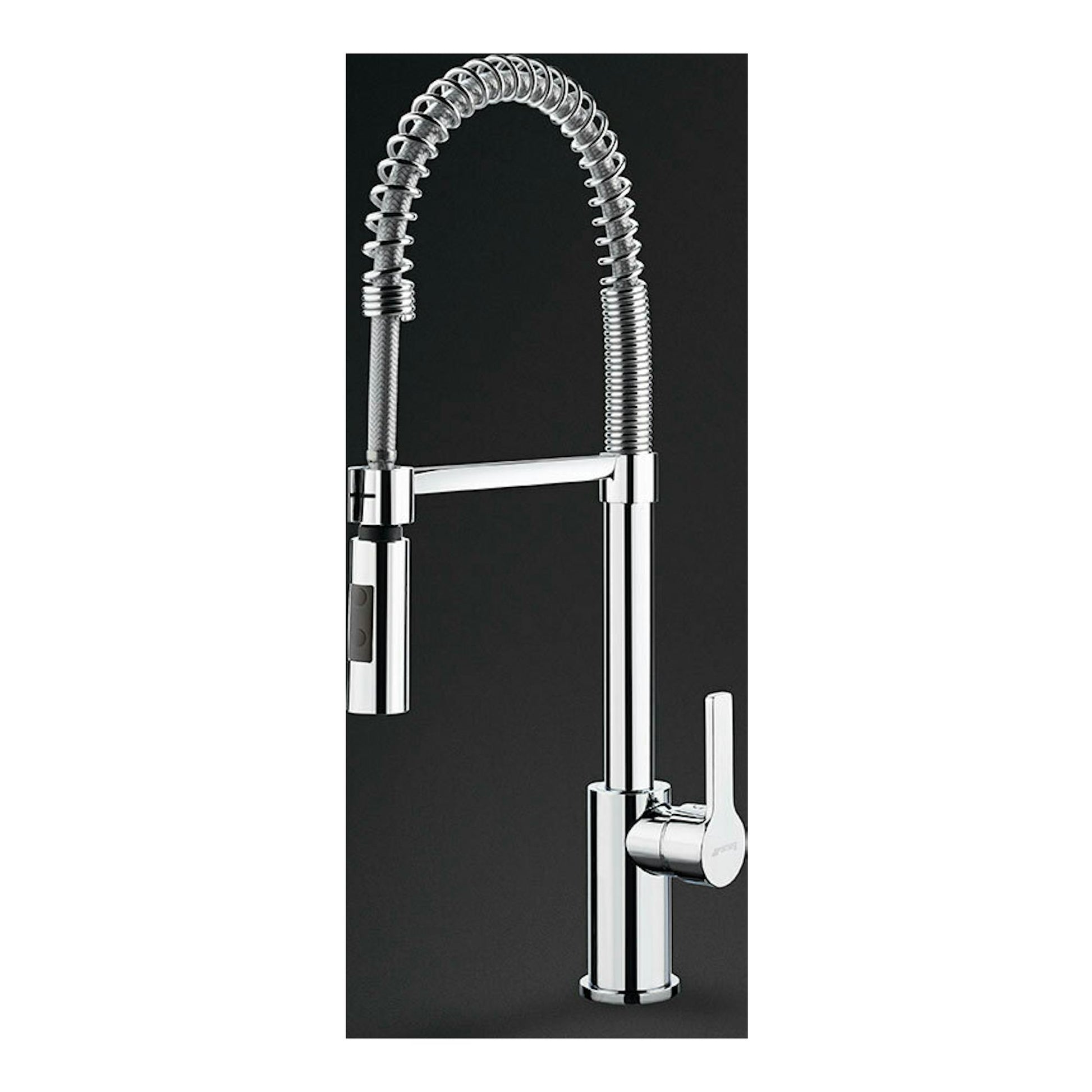 Grifo de cocina Smeg MID5CR cromado, vista frontal, con caño flexible en espiral y mando lateral.