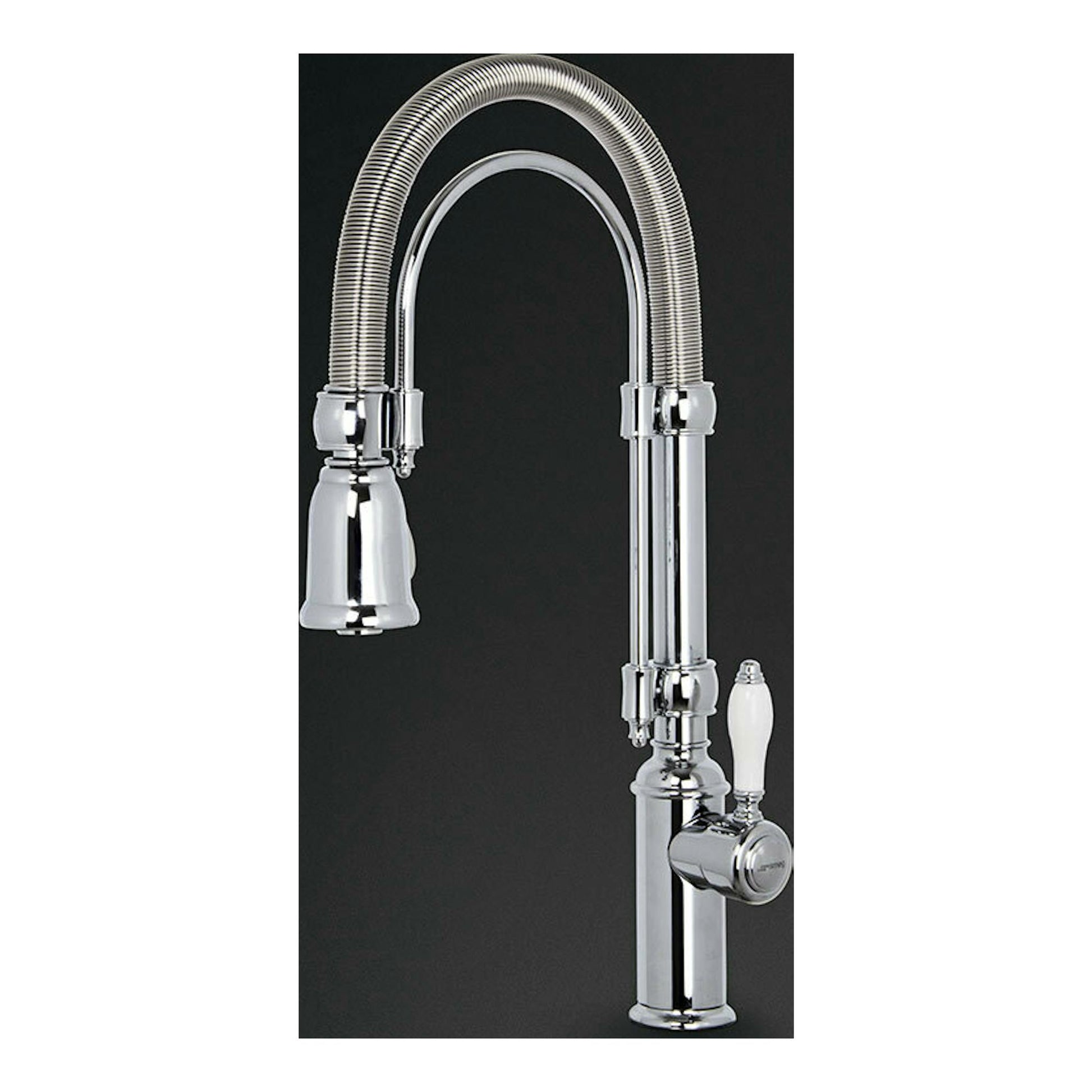Grifo Smeg MIDR7CR-2 cromado, vista frontal, con caño alto curvo flexible y palanca blanca.