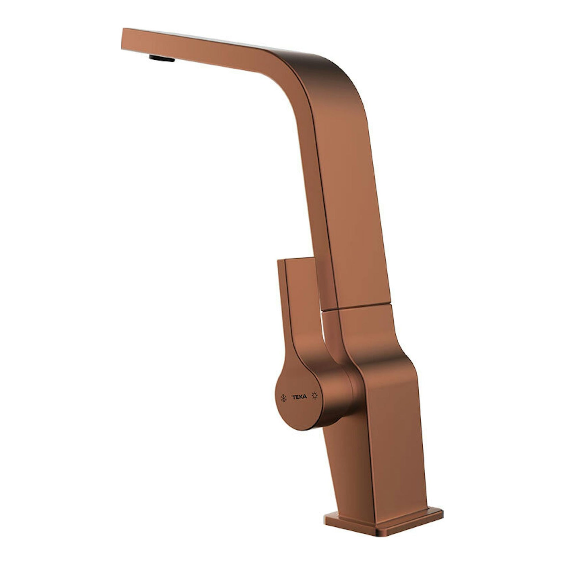 Grifo Teka ICC915 de cobre, vista lateral frontal, con caño alto y diseño rectangular sobre fondo blanco.