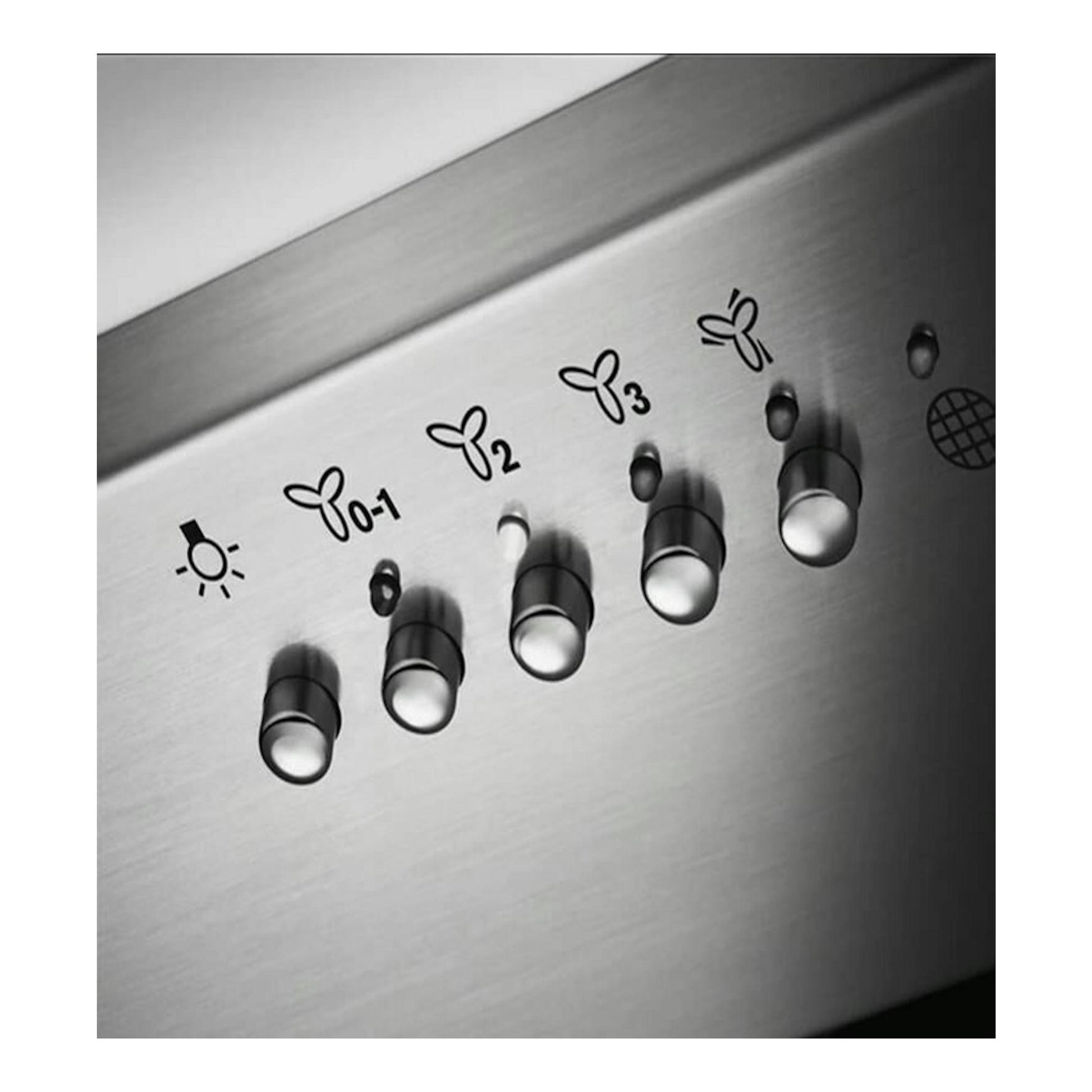 AEG DGE5661HM, panel frontal inclinado de acero inoxidable con botones e iconos de campana extractora.