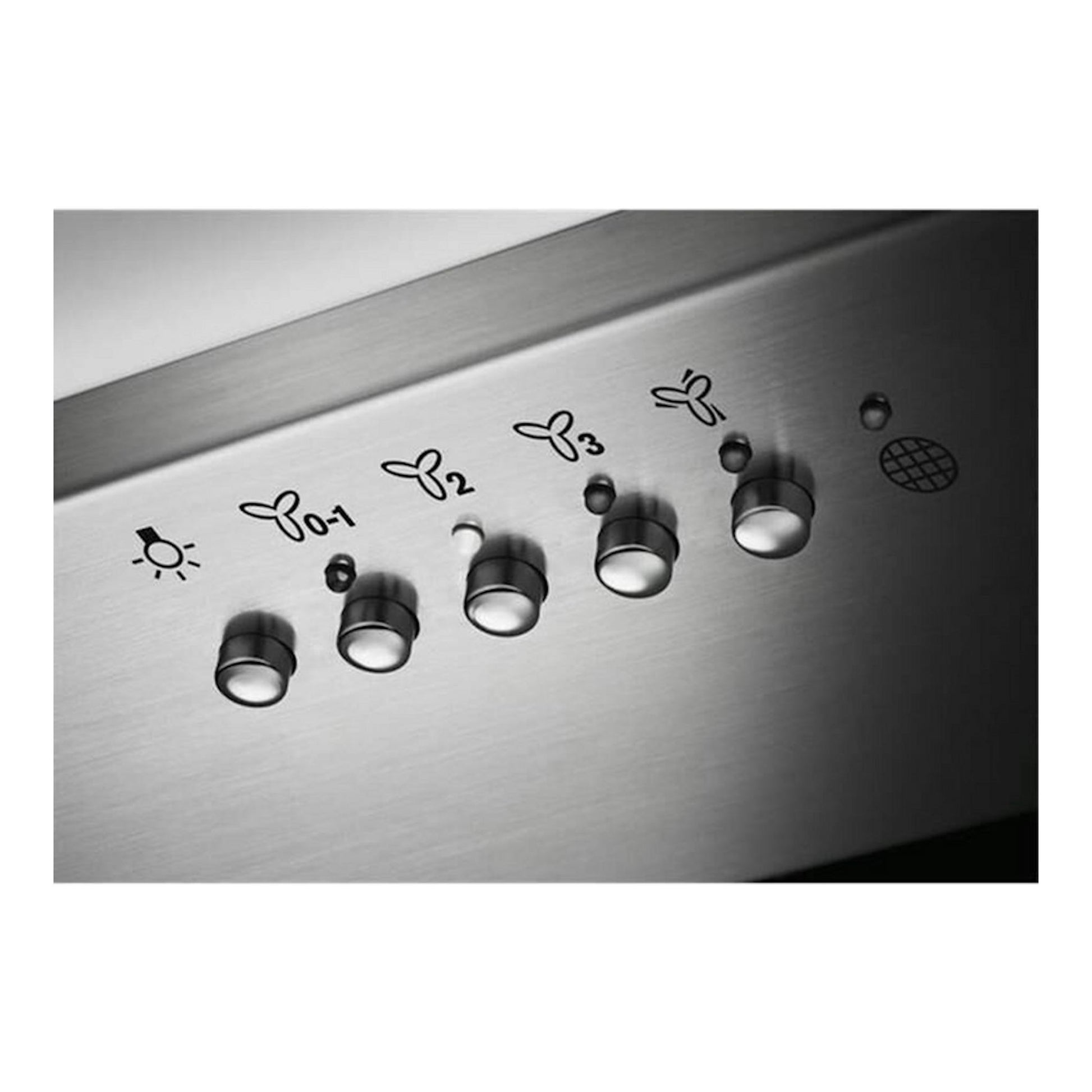 Primer plano del panel inox del grupo filtrante AEG DGE5861HM, con botones e iconos de velocidad.