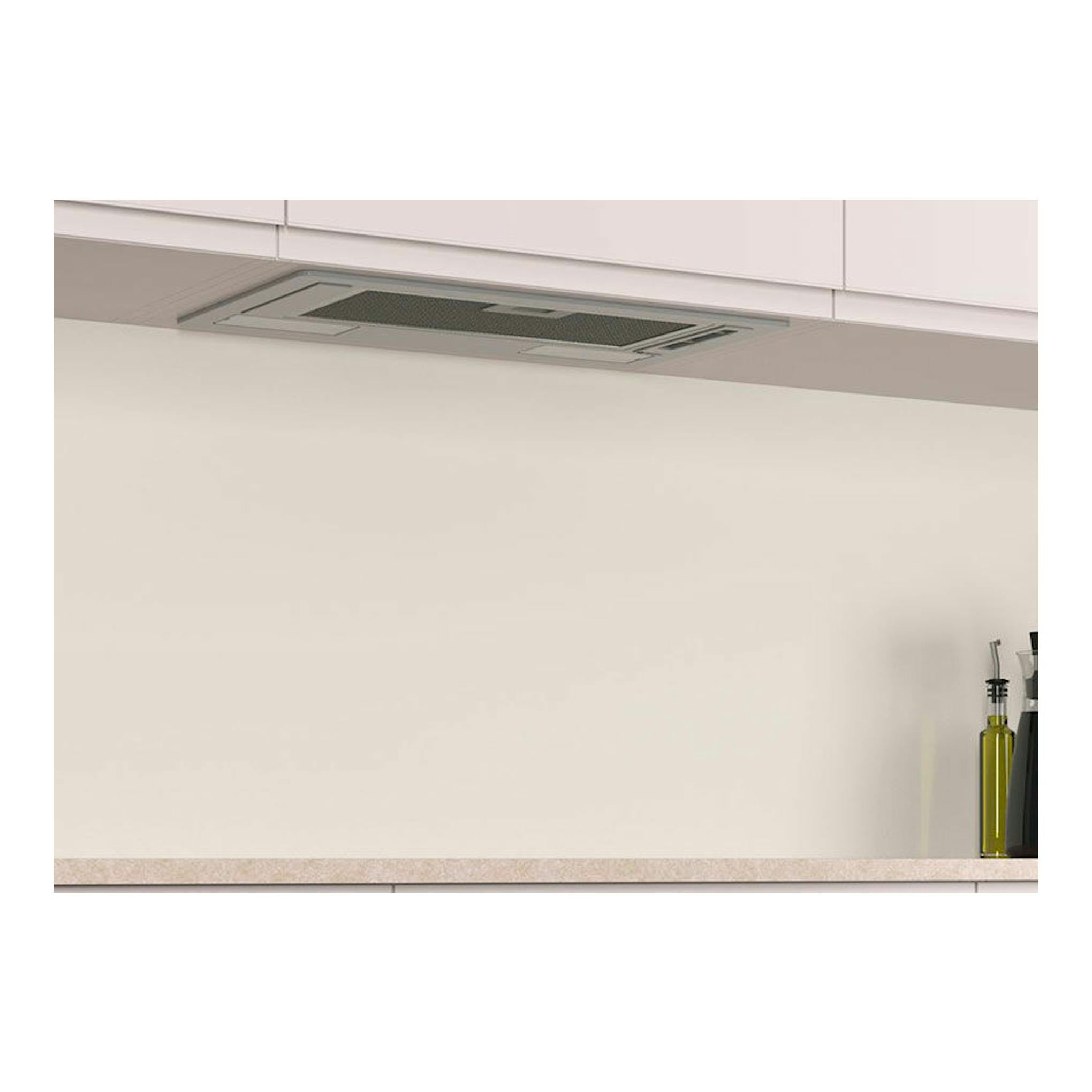 Grupo filtrante Balay 3BF263NX gris, empotrado bajo mueble de cocina, vista frontal inferior.