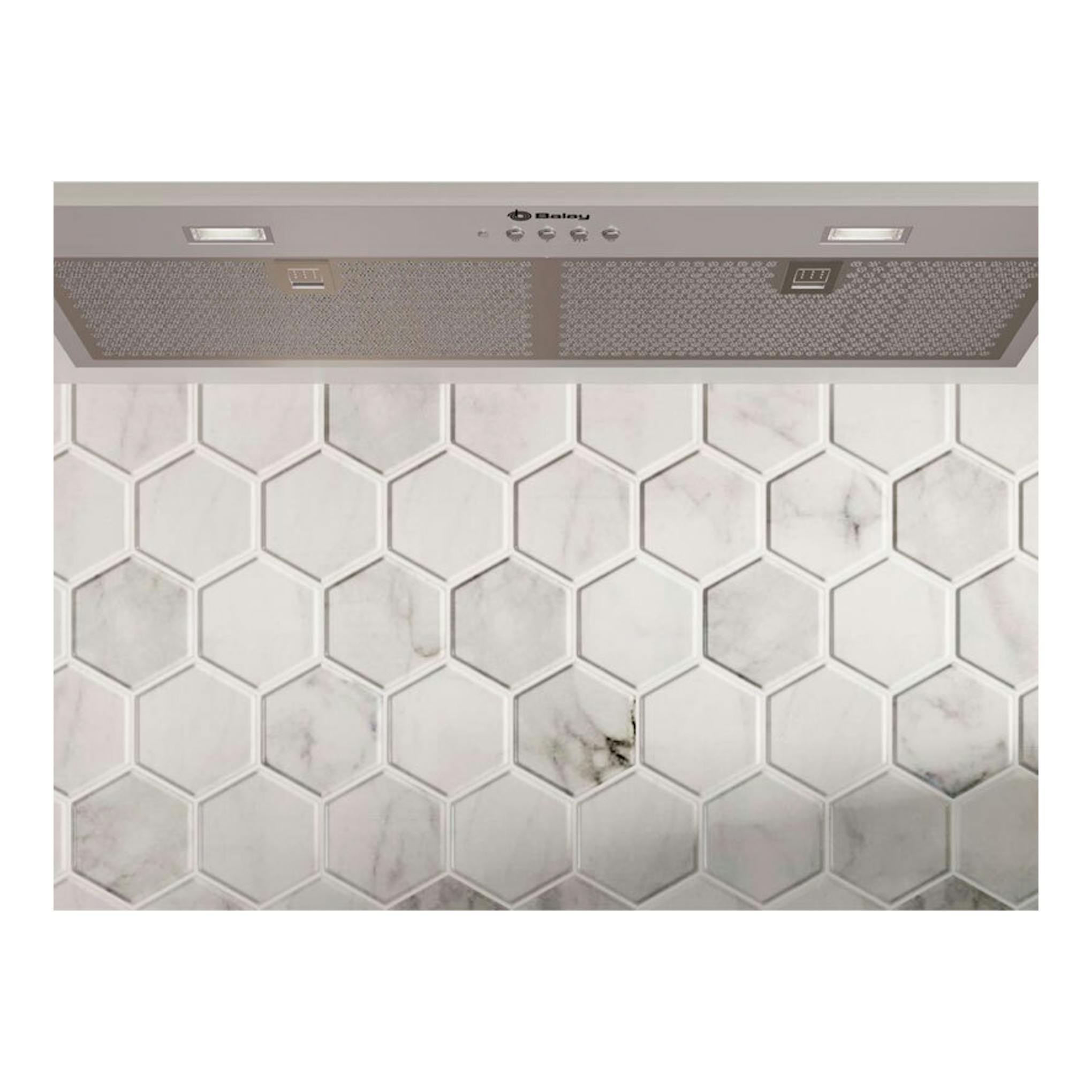 Grupo filtrante Balay 3BF377EX de acero inoxidable, vista frontal, sobre baldosa hexagonal.