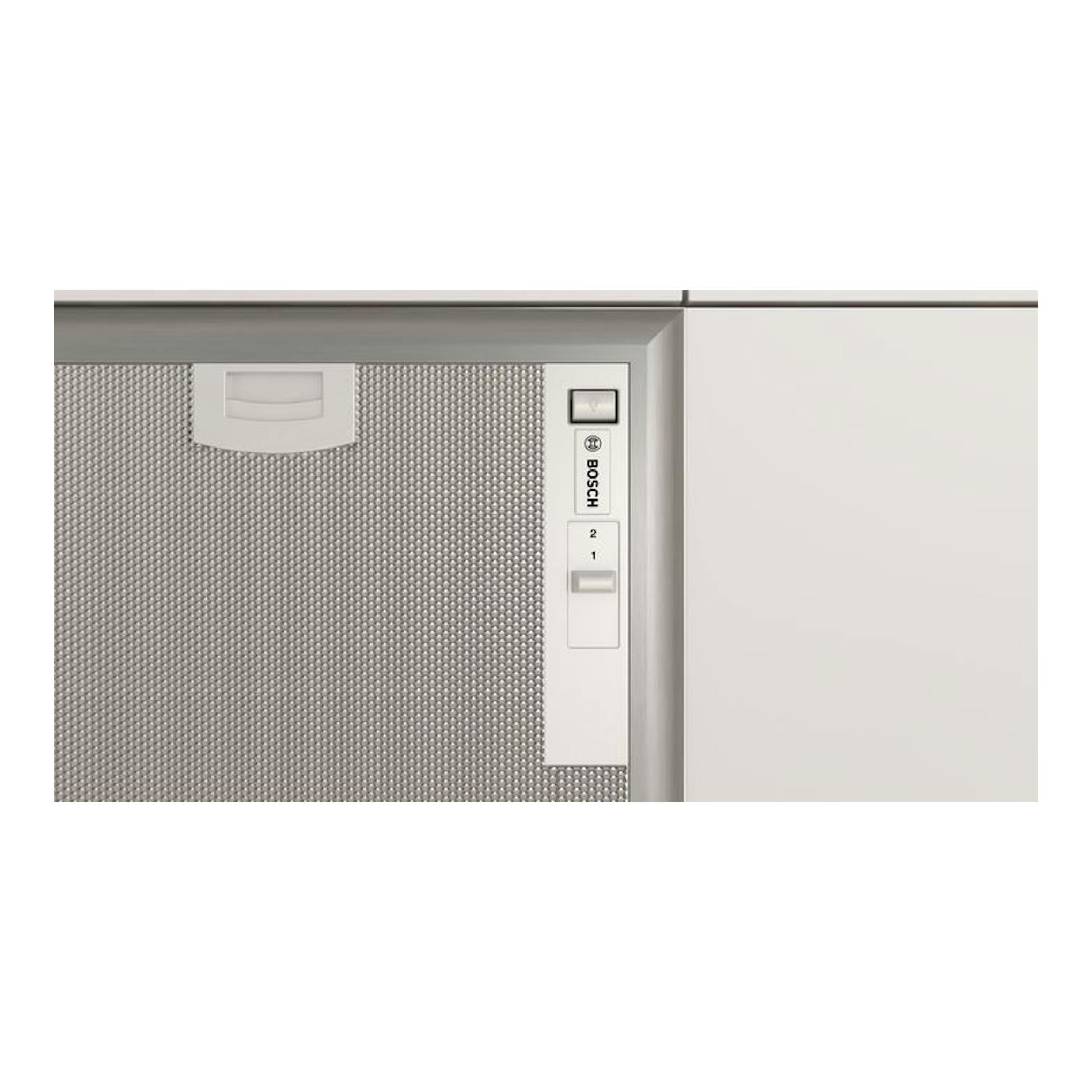 Grupo filtrante Bosch DHL755BM plateado, vista frontal integrada con panel de mandos a la derecha.
