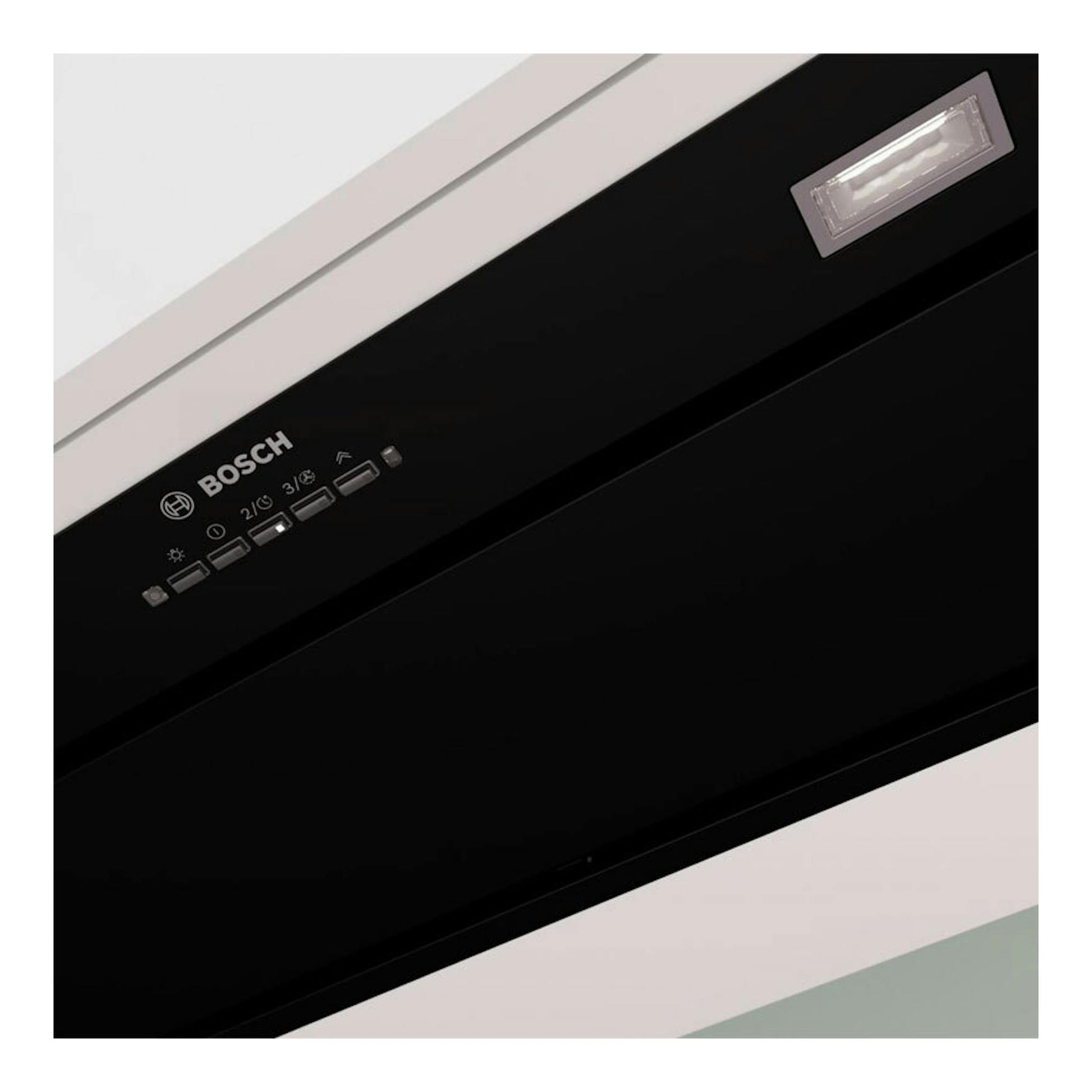Grupo filtrante Bosch DLN88PC60 negro, vista en ángulo, con panel de control y luz integrada.