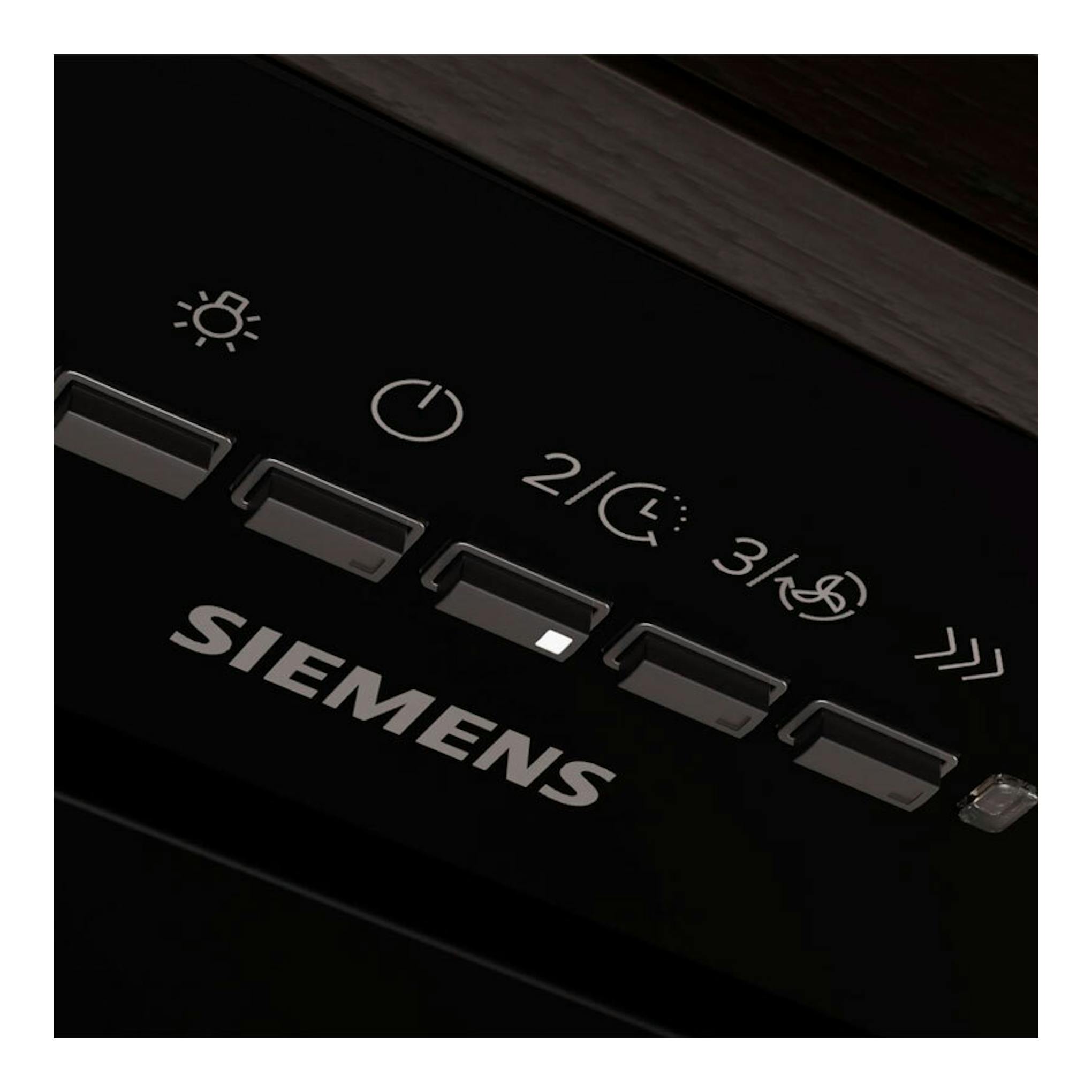 Detalle en primer plano del panel negro de un grupo filtrante Siemens LB78NPC60 con botones e iconos táctiles.