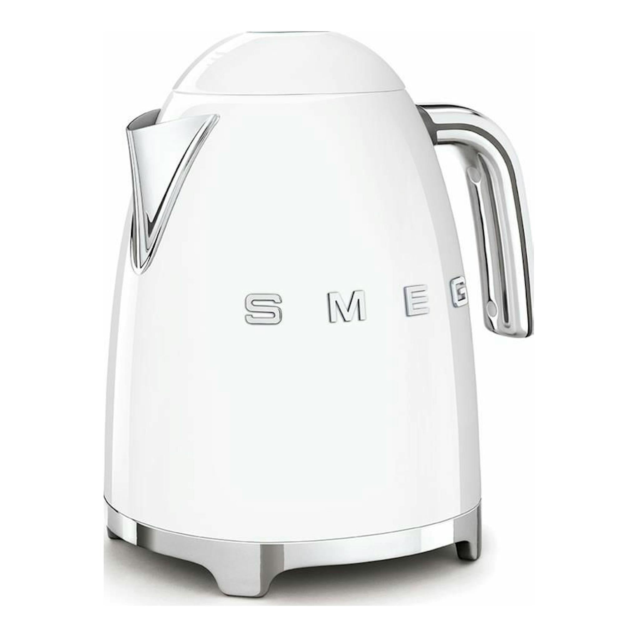 Hervidor Smeg KLF03WHEU blanco, vista frontal, con asa y pico cromados.