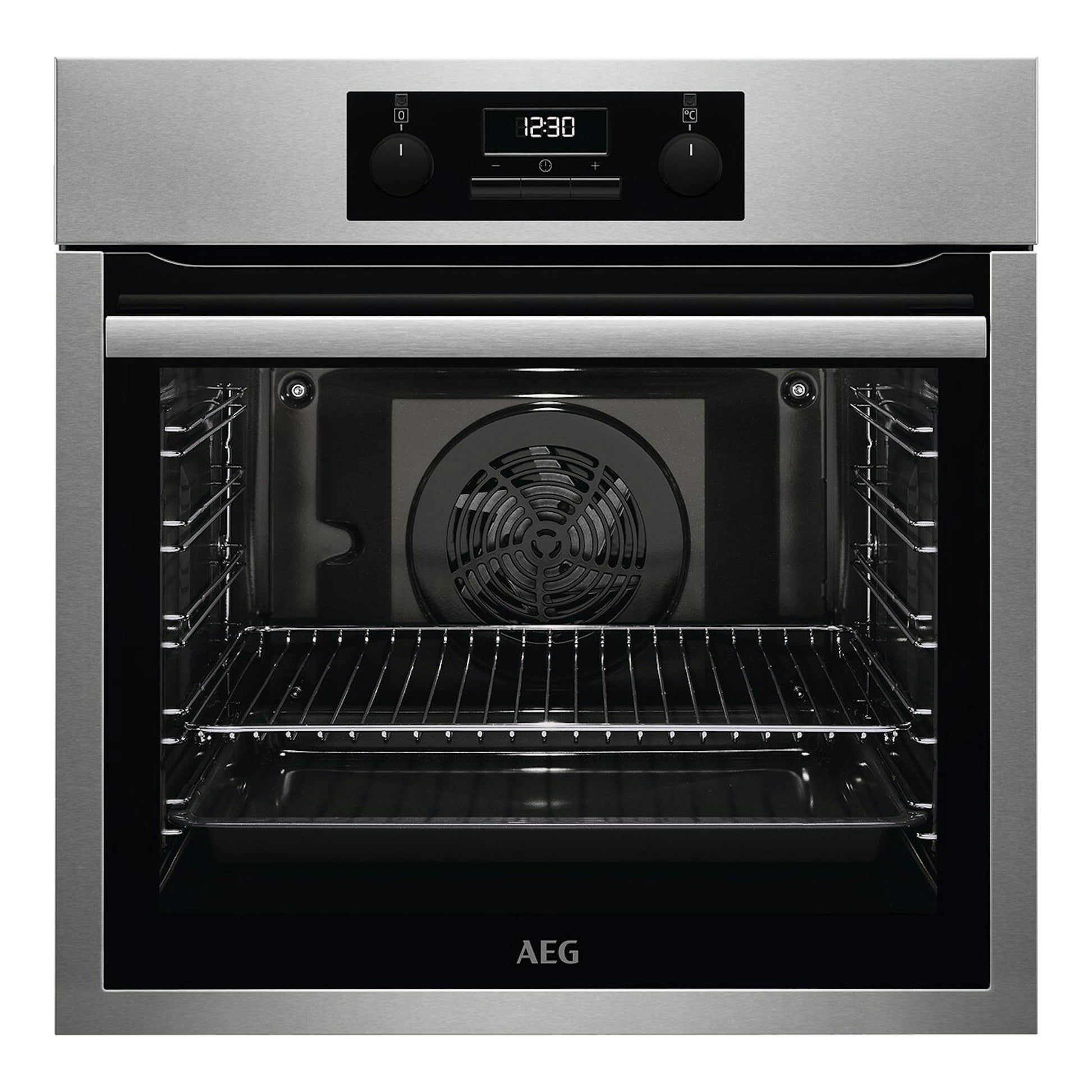 Horno AEG BES331111M de acero inoxidable, vista frontal con interior negro y ventilador trasero.