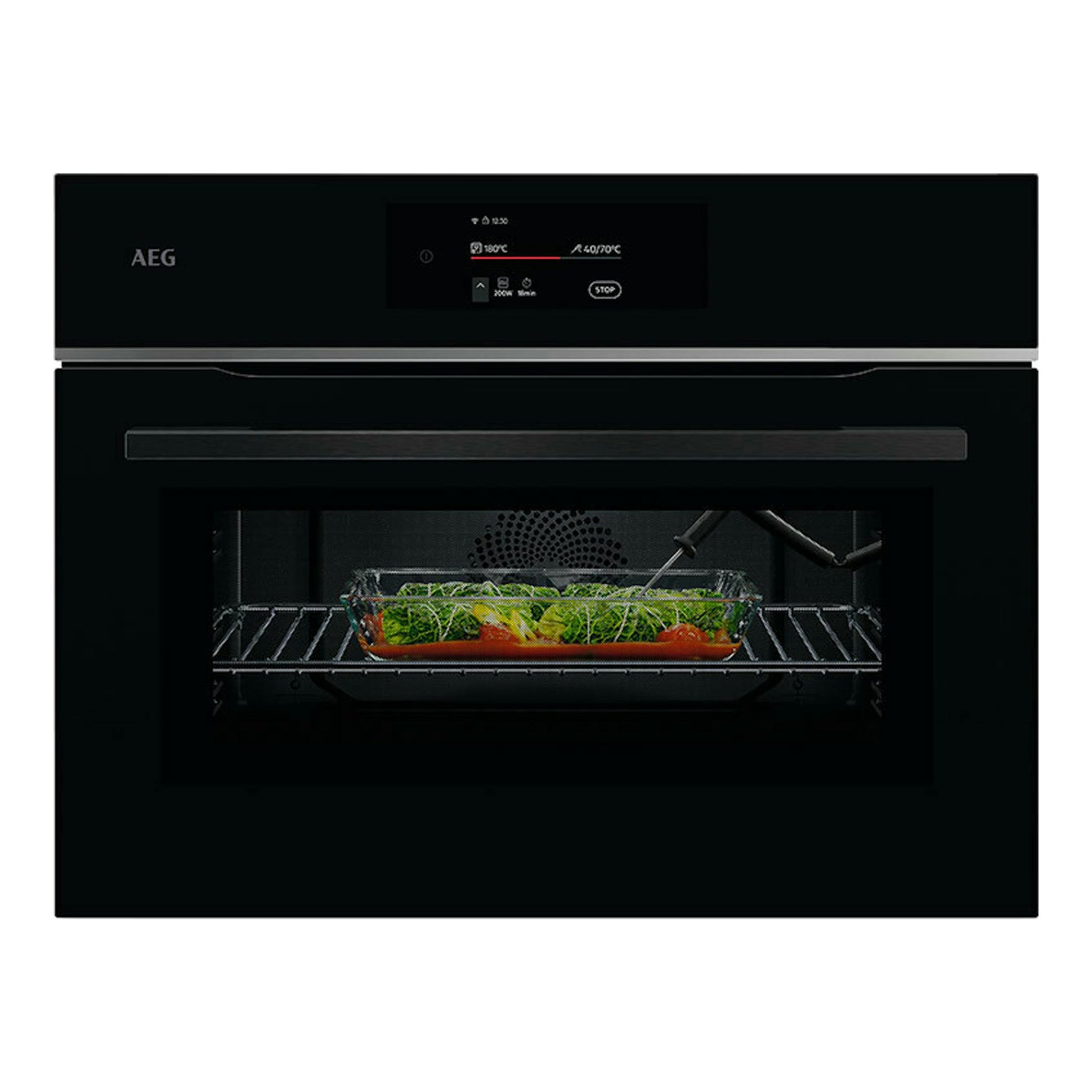 Horno AEG TK8NK721B de cristal negro, vista frontal, con bandeja y verduras en el interior.