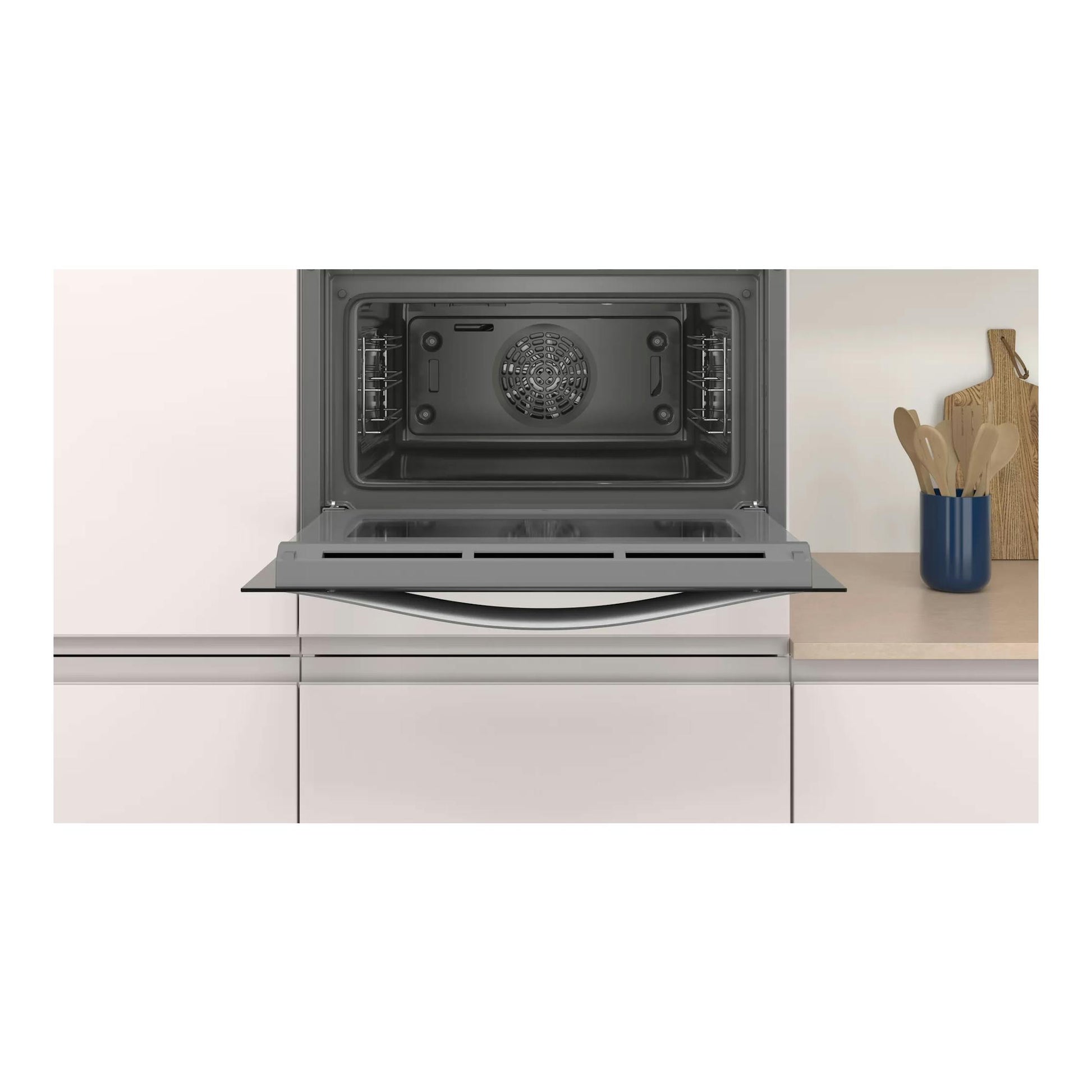 Balay 3CB4130X2, horno compacto integrable de inox abierto, vista frontal, interior gris y puerta abatible.