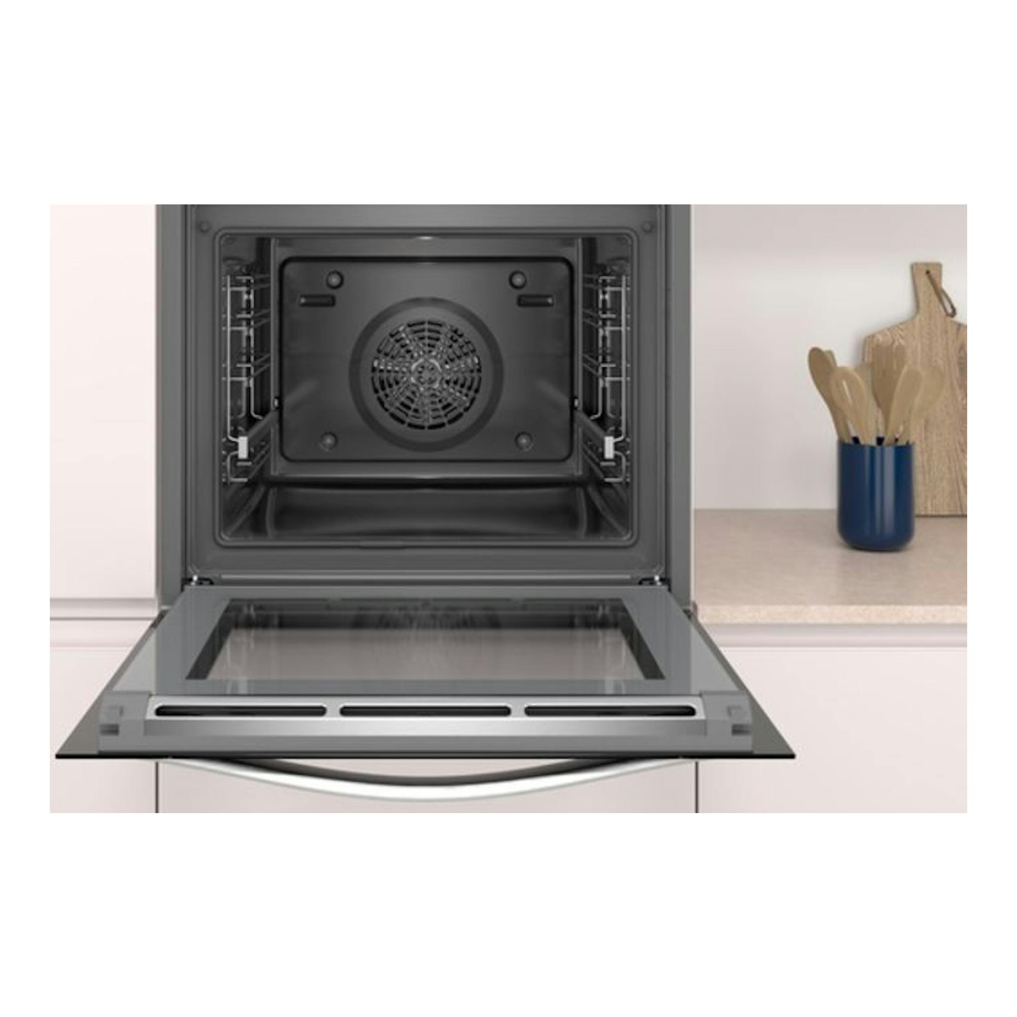 Horno Balay 3HB4841X0 inox, visto de frente con la puerta abatida y el interior negro visible.
