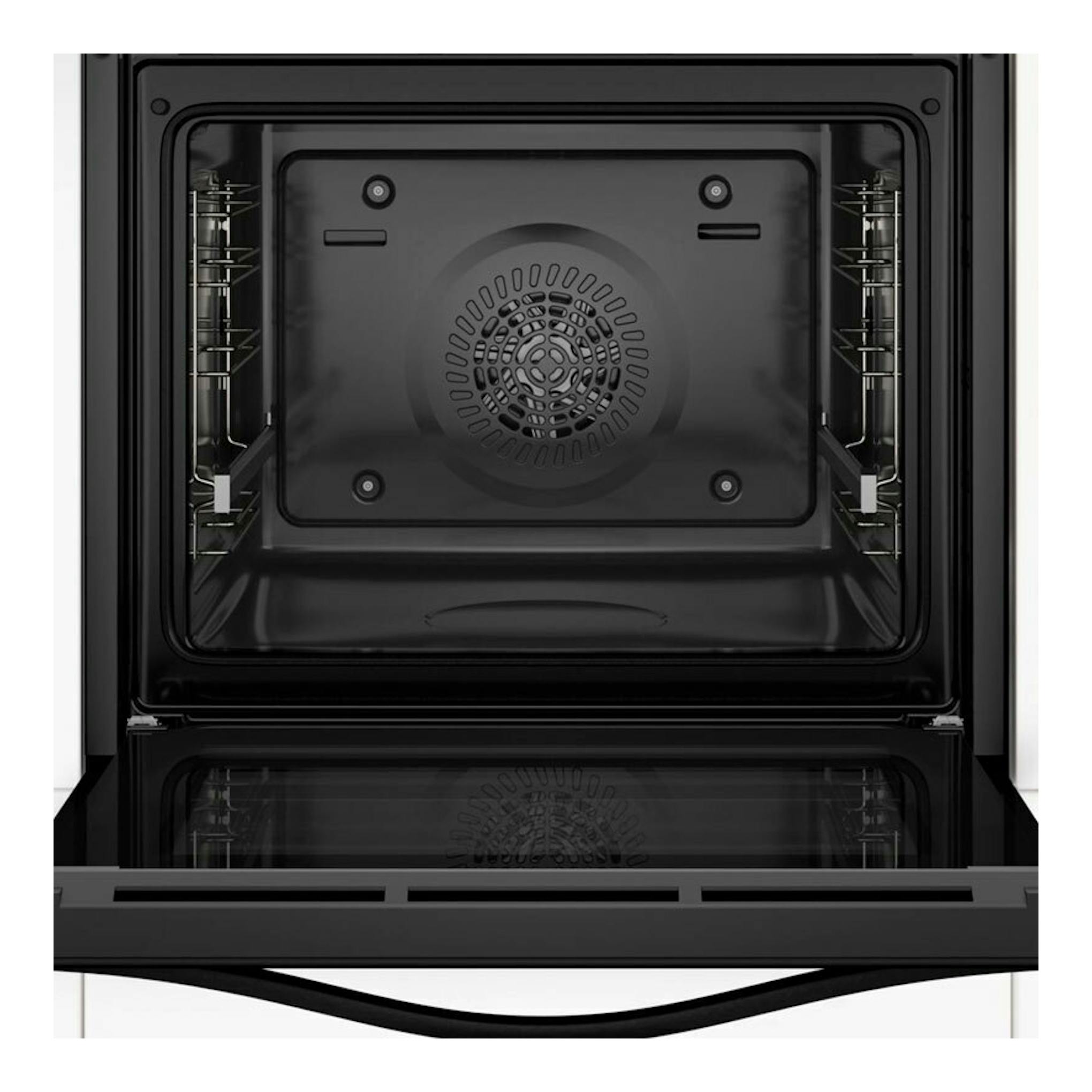 Horno Balay 3HB5131B3, vista frontal con la puerta abierta, interior negro y ventilador central.