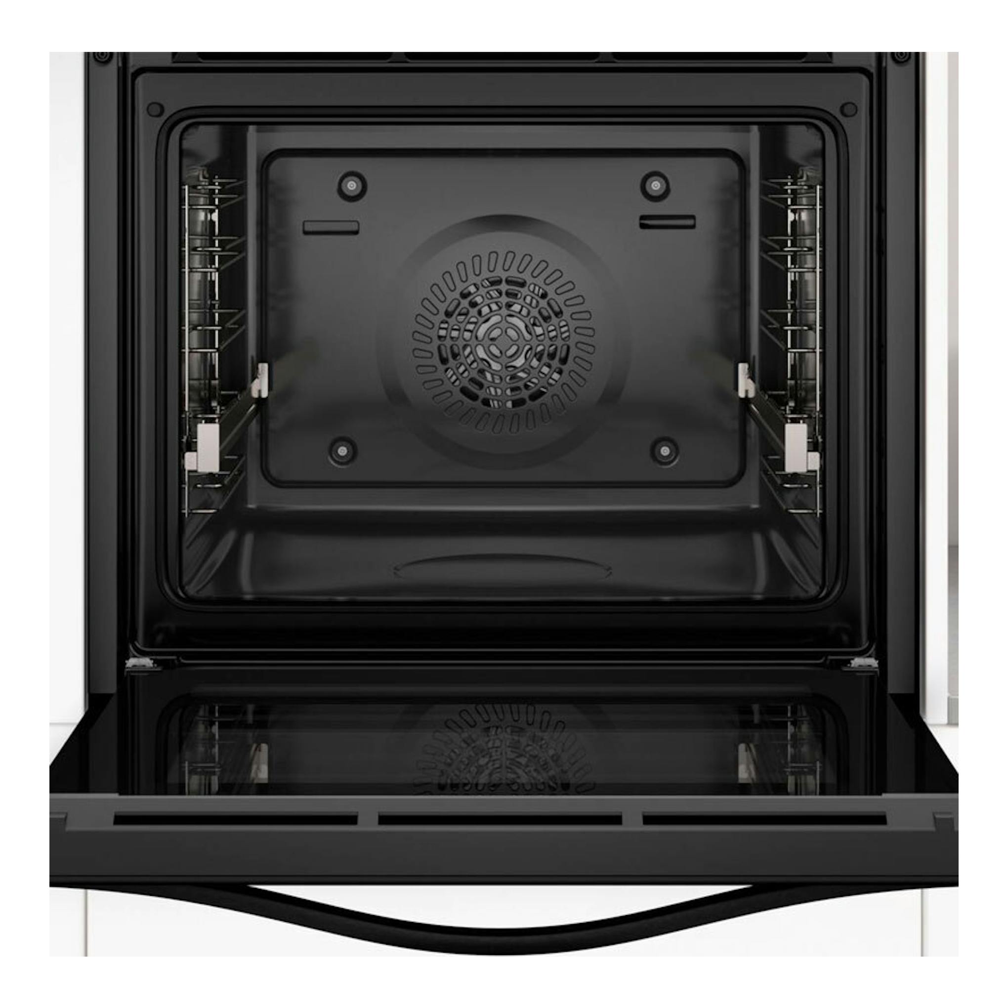 Horno Balay 3HB5159N4 en cristal negro, vista frontal del interior con ventilador circular.
