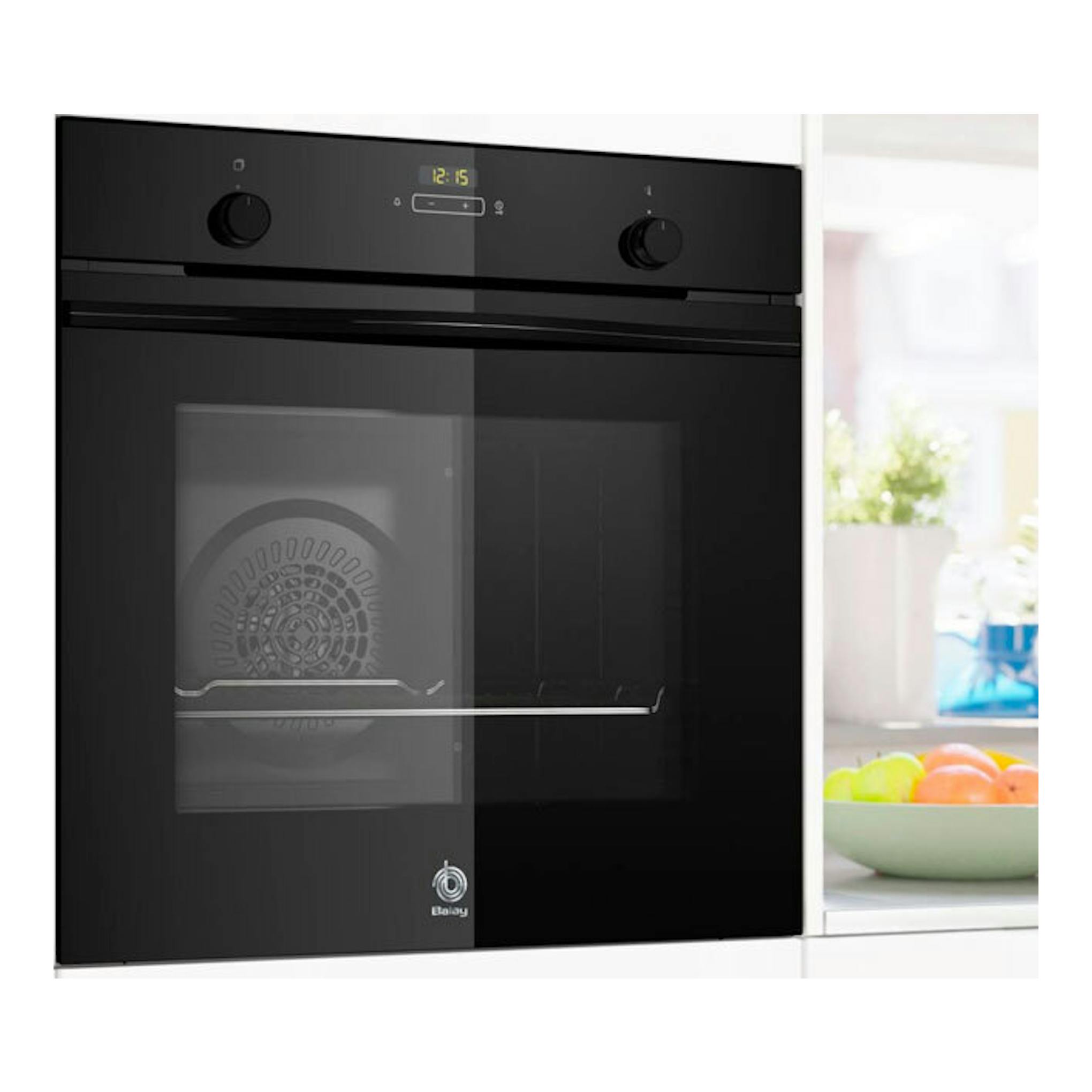 Horno empotrable Balay 3HB5159N4 de cristal negro, vista frontal con mandos giratorios y display digital.