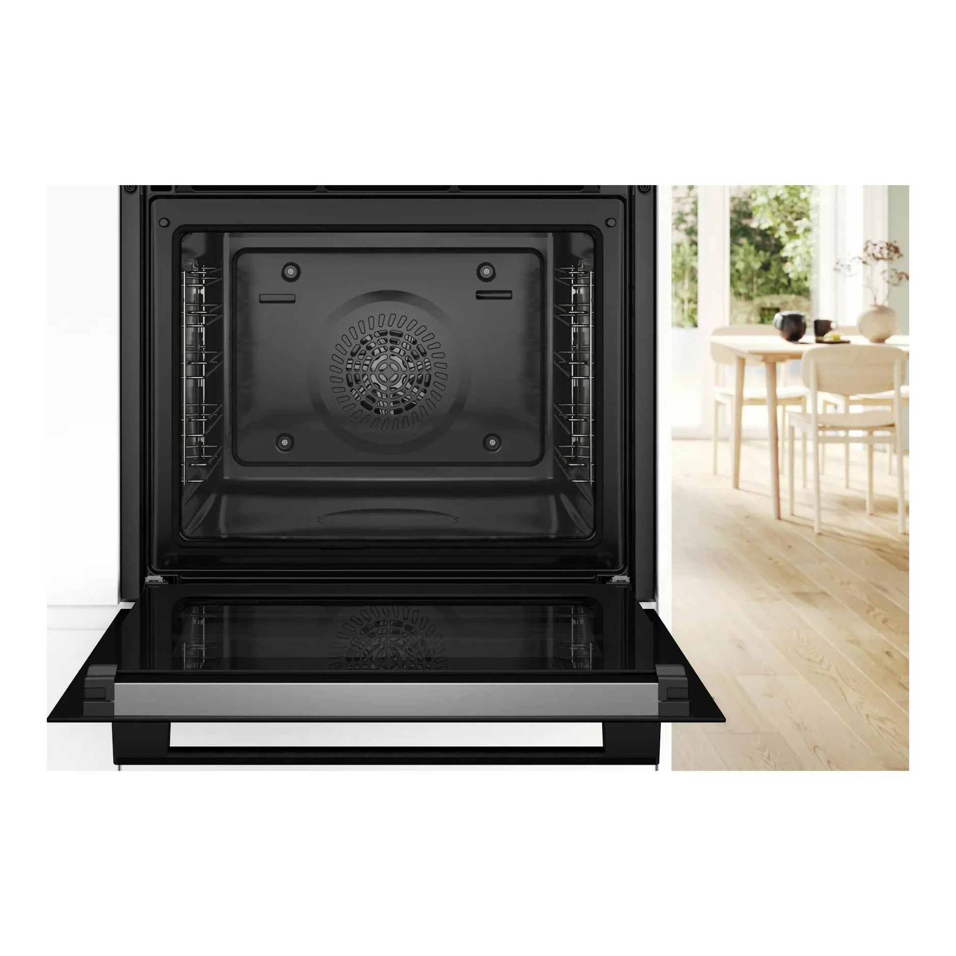 Horno Bosch HBA572BB3F negro, vista frontal con la puerta abierta y el interior visible.