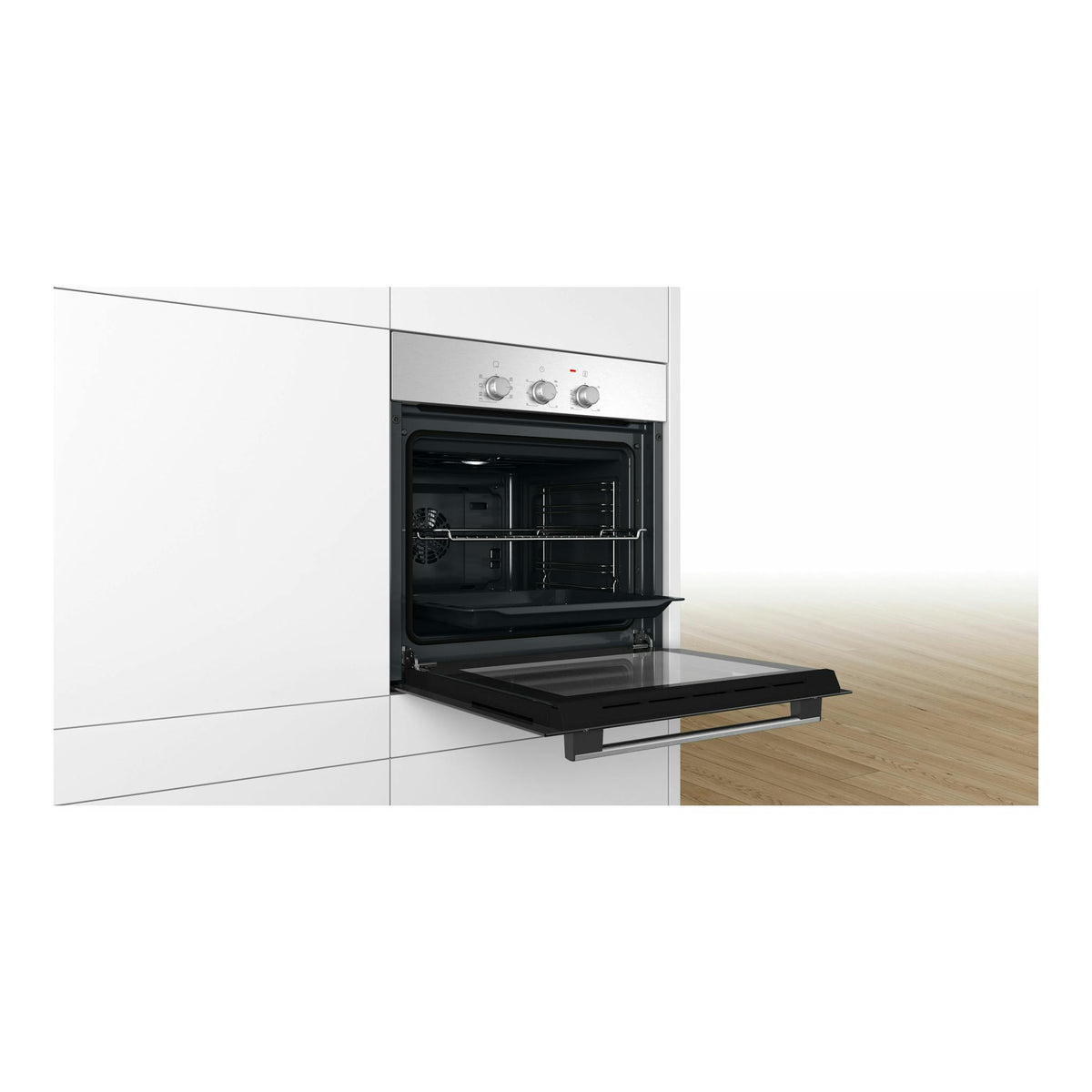 Horno Bosch HBF011BR0 integrable en inox, visto de frente con la puerta abatida y tres mandos.