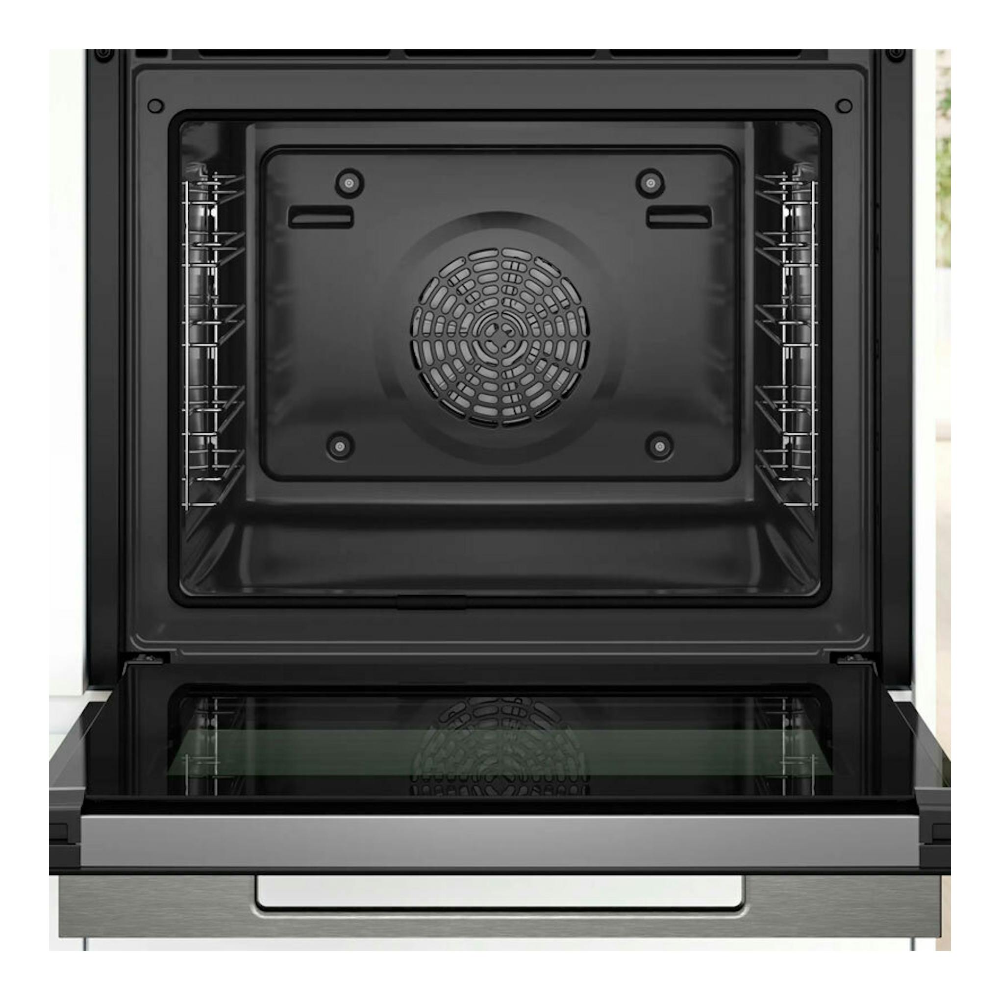 Horno Bosch HRG7761B1 negro, vista frontal interior con puerta abatible abierta y ventilador central.