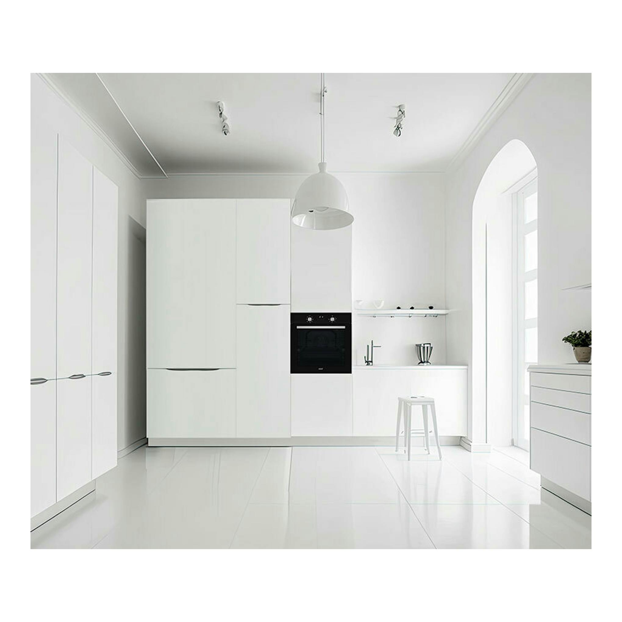 Horno Cata MDS8007BK de cristal negro, empotrado en muebles blancos, vista frontal.