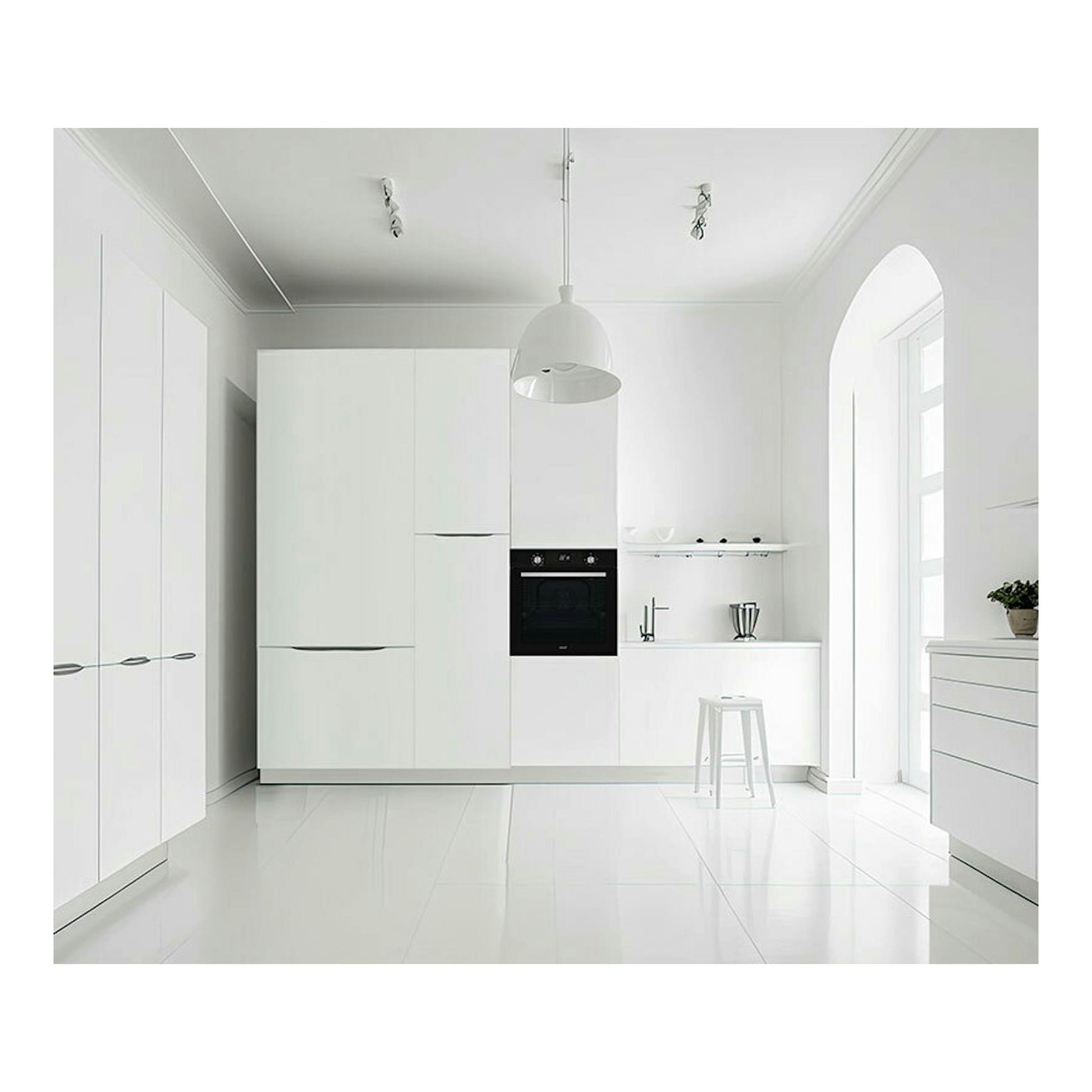 Horno Cata MDS8008BK negro empotrado en cocina blanca, vista frontal.