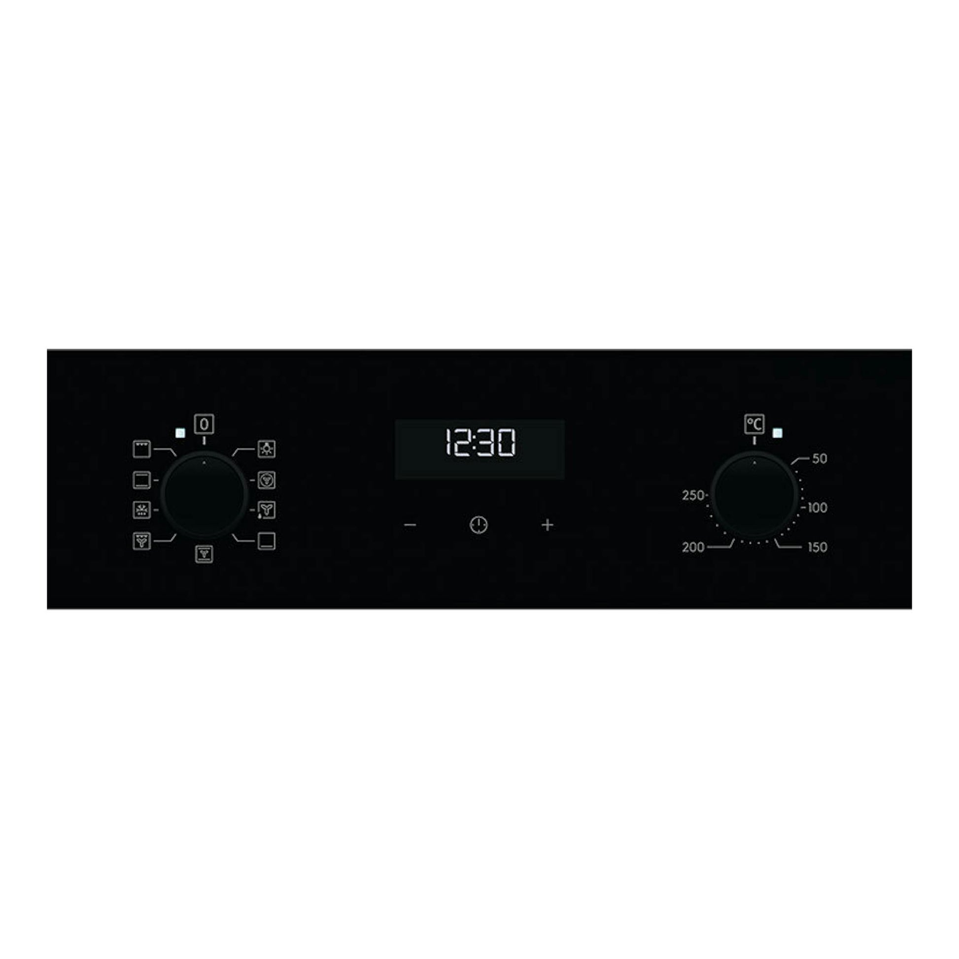 Panel frontal negro de horno Electrolux OEF5H50BK con dos mandos y display digital.