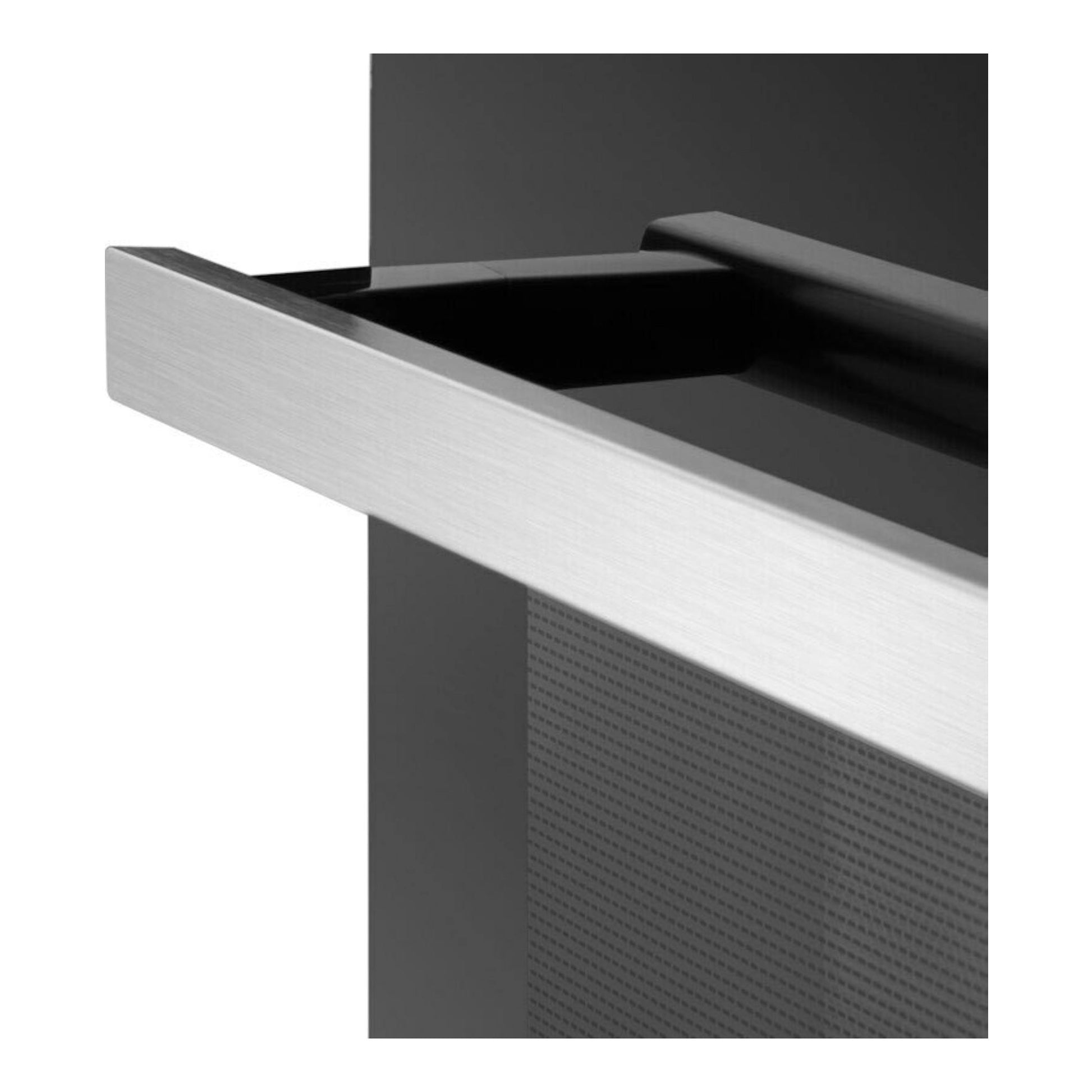 Primer plano del horno Fagor 8H-875TCX inox, con tirador de acero y panel frontal negro.