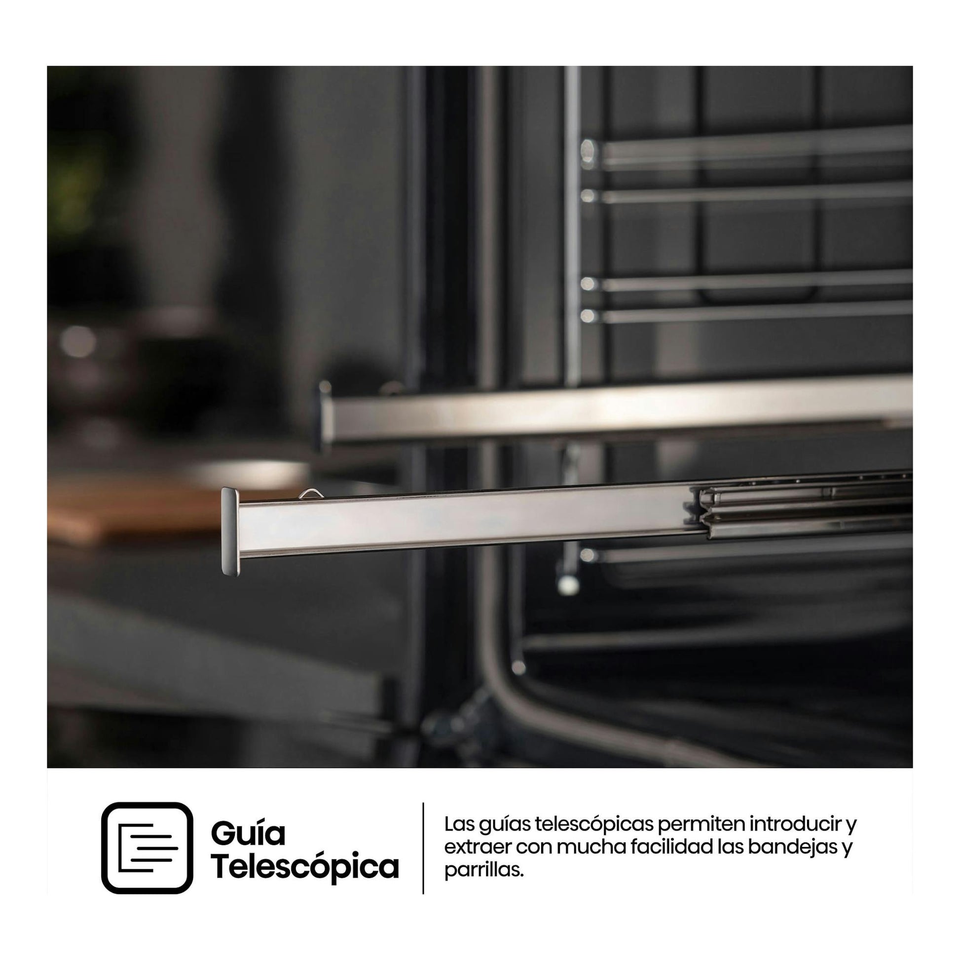 Hisense BI64223EPWG: guía telescópica metálica en el interior de un horno negro, vista en primer plano.