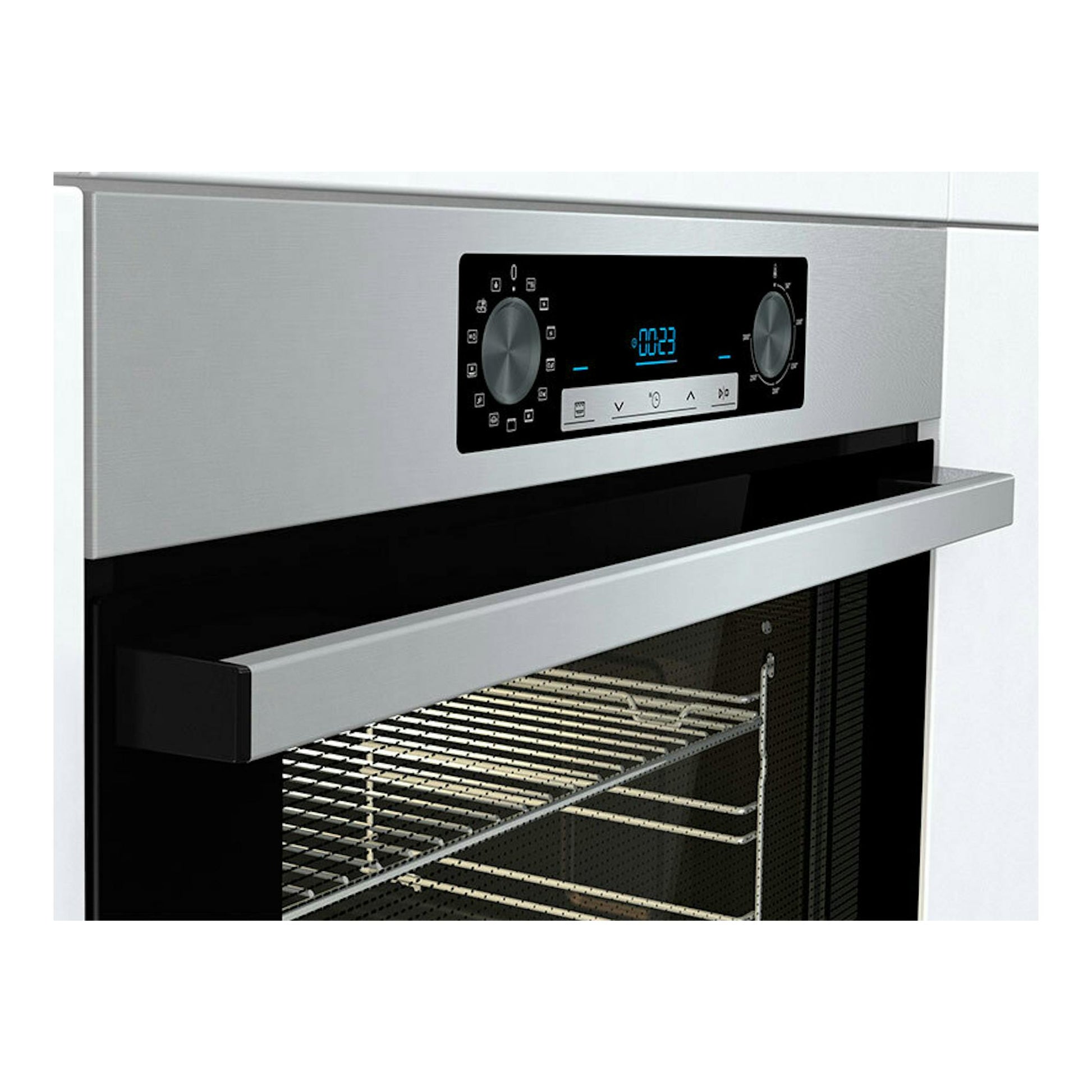 Horno empotrable Hisense BSA65226AX inox, vista frontal, con panel digital negro y puerta abierta.