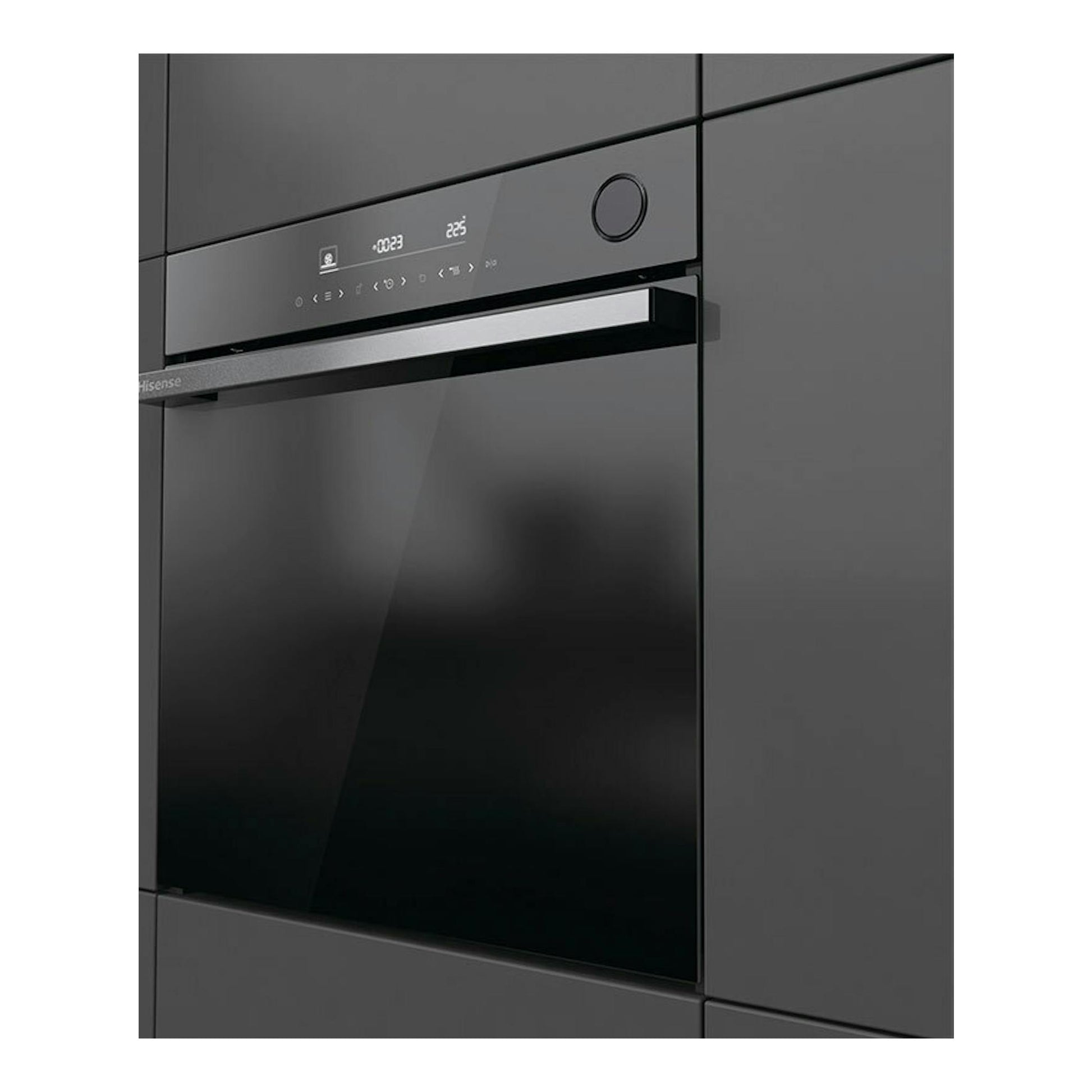 Horno Hisense BSA66346ADBGWIFI de cristal negro, empotrado, vista frontal con panel digital.