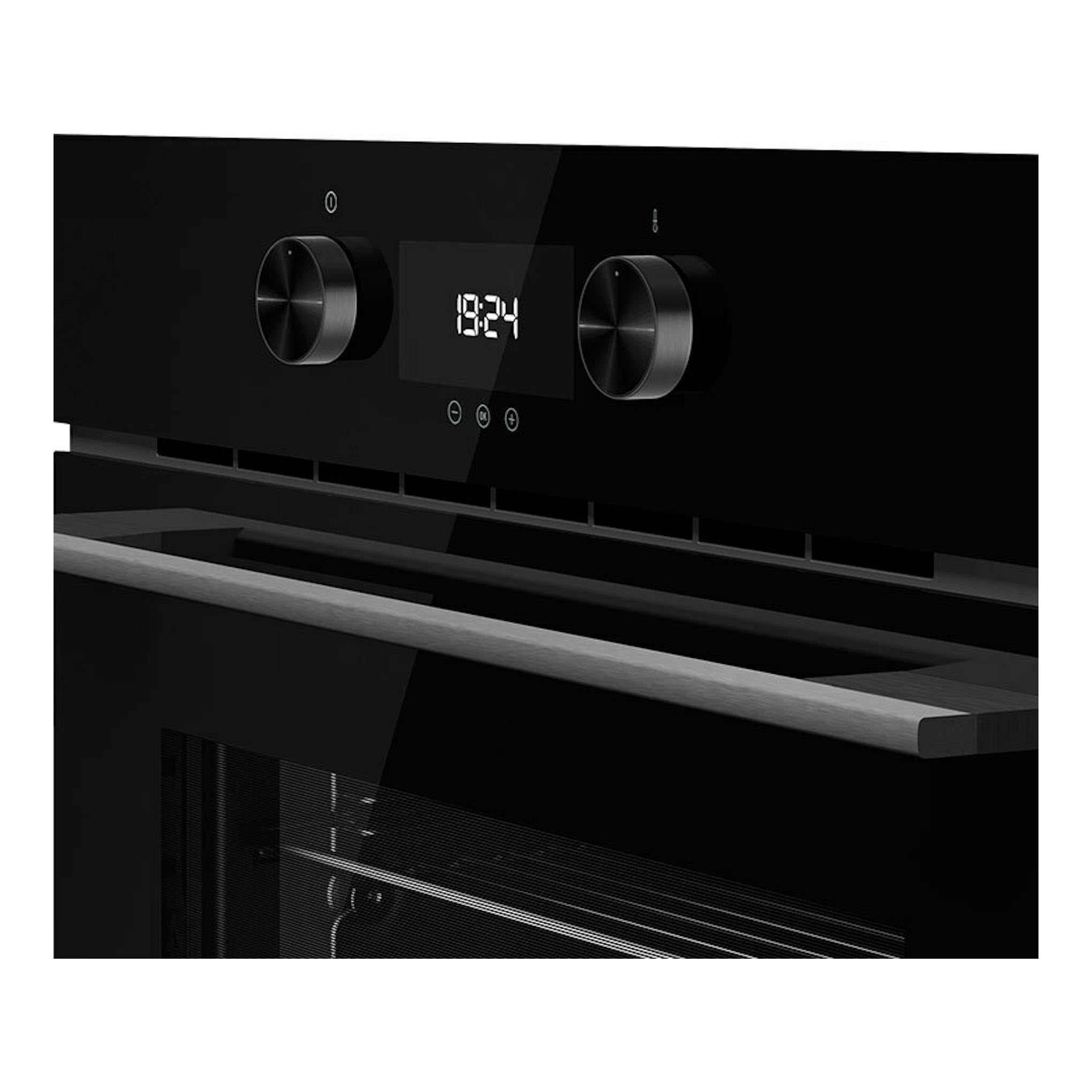 Horno integrable Teka HLC8440C negro, vista frontal en ángulo, con panel digital y dos mandos.
