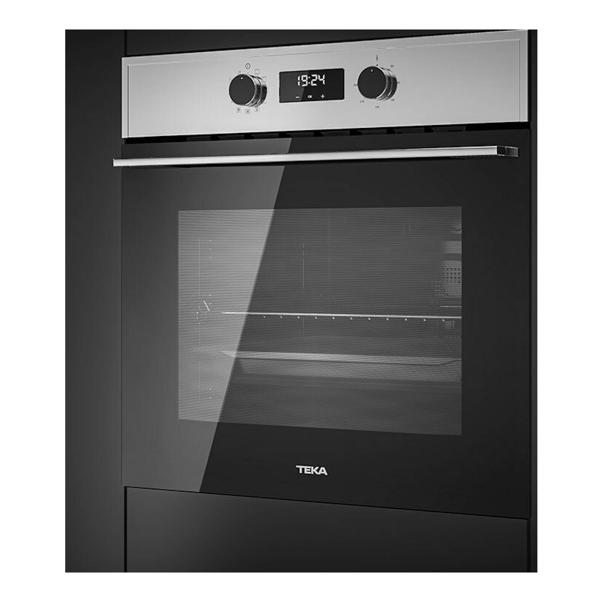 Horno integrable Teka HSB645S Inox, vista frontal, panel negro con mandos y display en acero inoxidable.