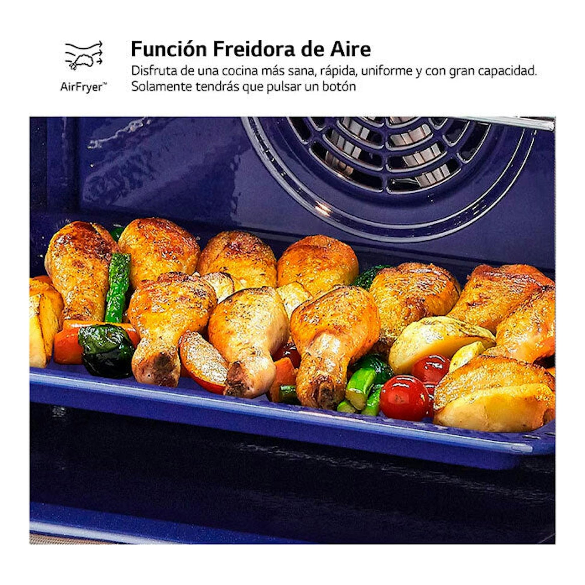 Horno LG WSED7612B negro, vista interior con bandeja azul y pollo asado en función freidora de aire.