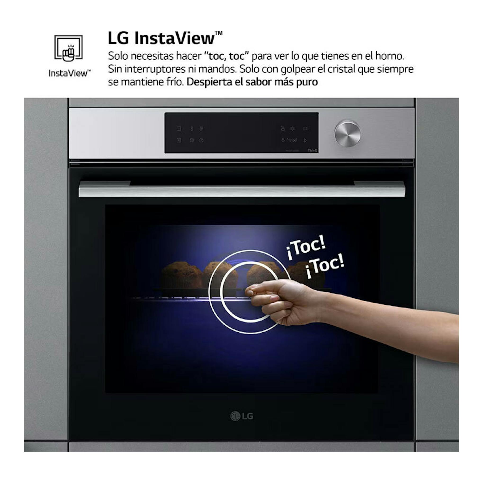 Horno LG InstaView WSED7612S inox, vista frontal, con una mano tocando la puerta de cristal.