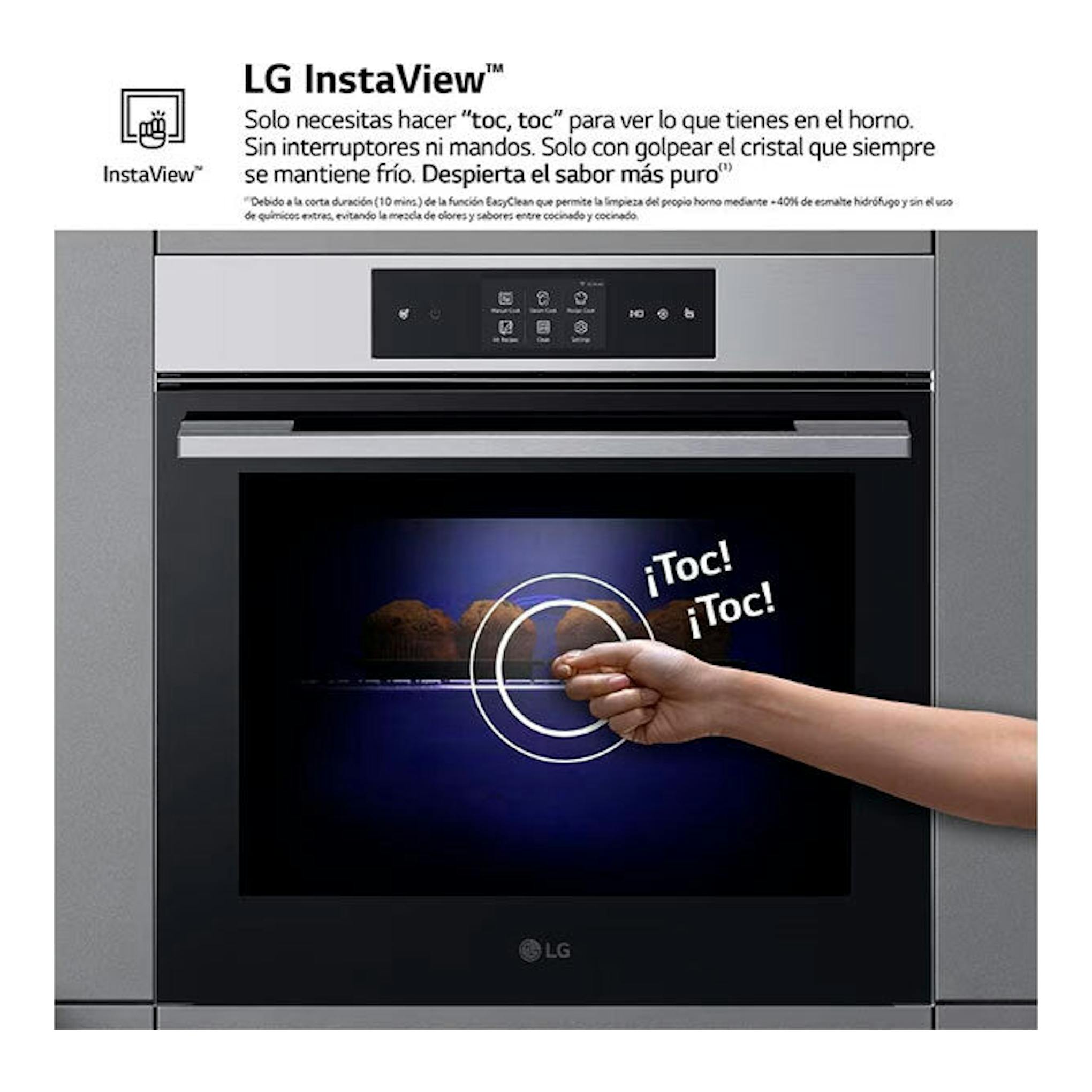 Horno LG WSED7664S Inox, vista frontal, puerta negra con vidrio InstaView y una mano tocando el cristal.