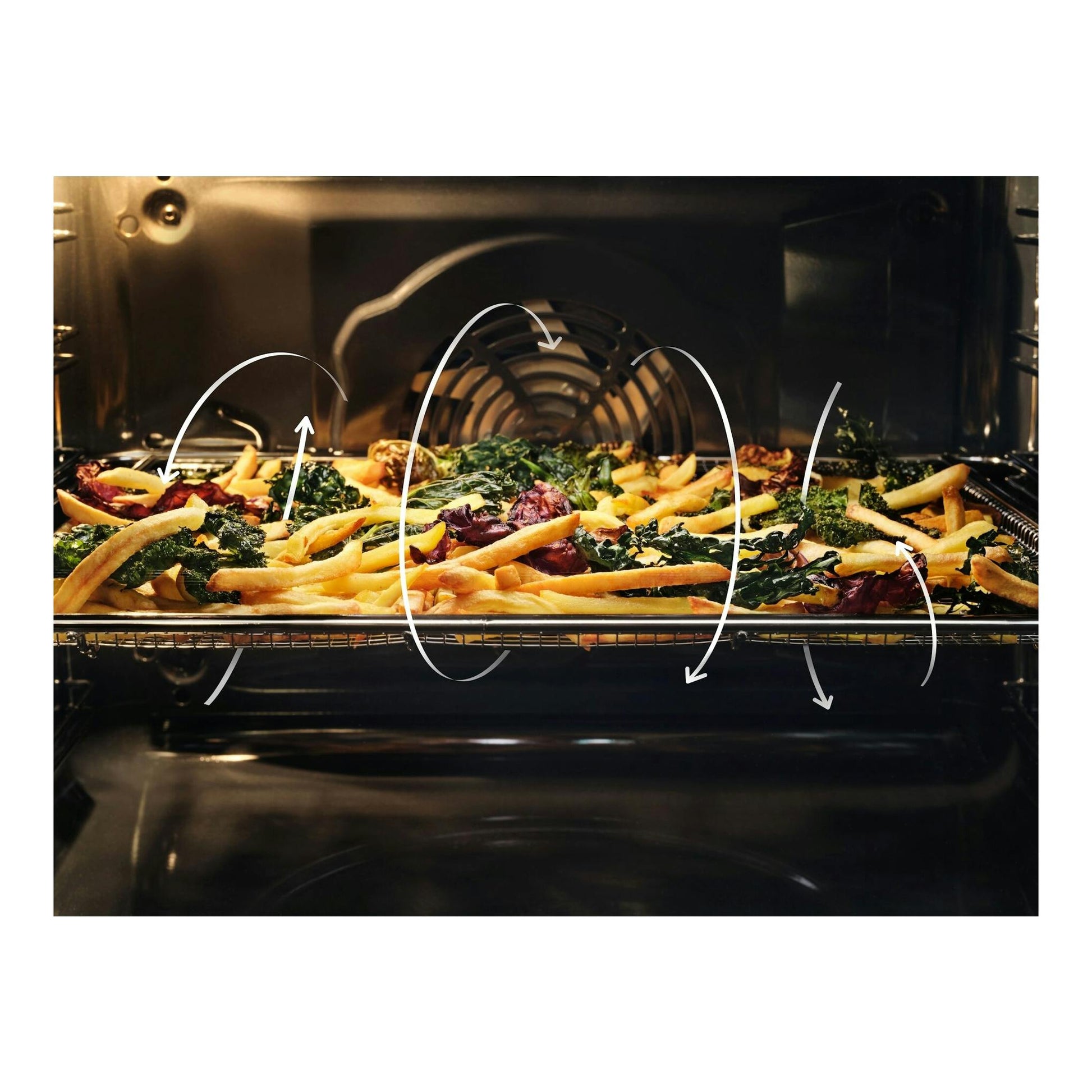 Interior de horno AEG GU5PB43FPM con bandeja de patatas y verduras y flechas de circulación de aire.