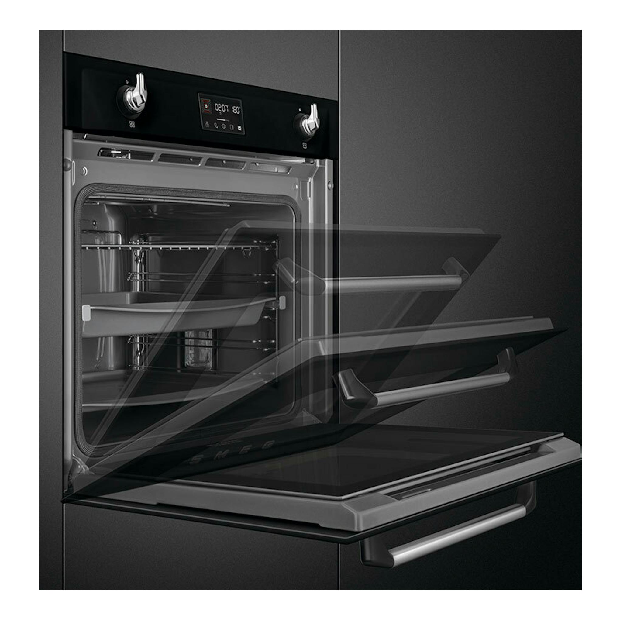 Horno empotrable Smeg SOP6902S2PN negro, vista frontal con la puerta abatible abierta.