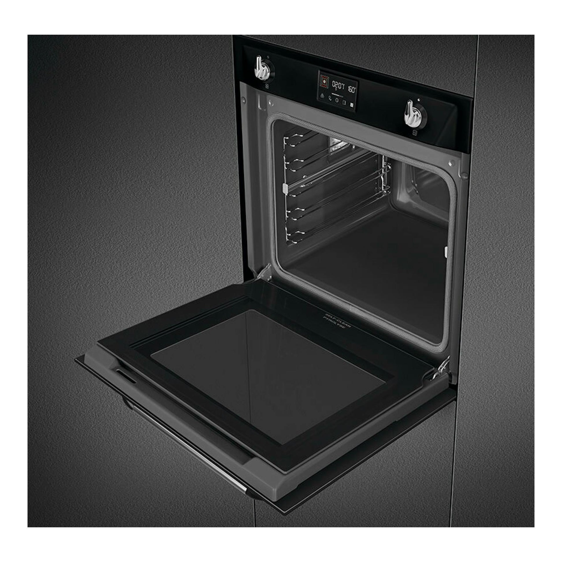 Horno empotrado Smeg SOP6902S2PN negro, vista frontal en ángulo, puerta abatible abierta y panel digital.