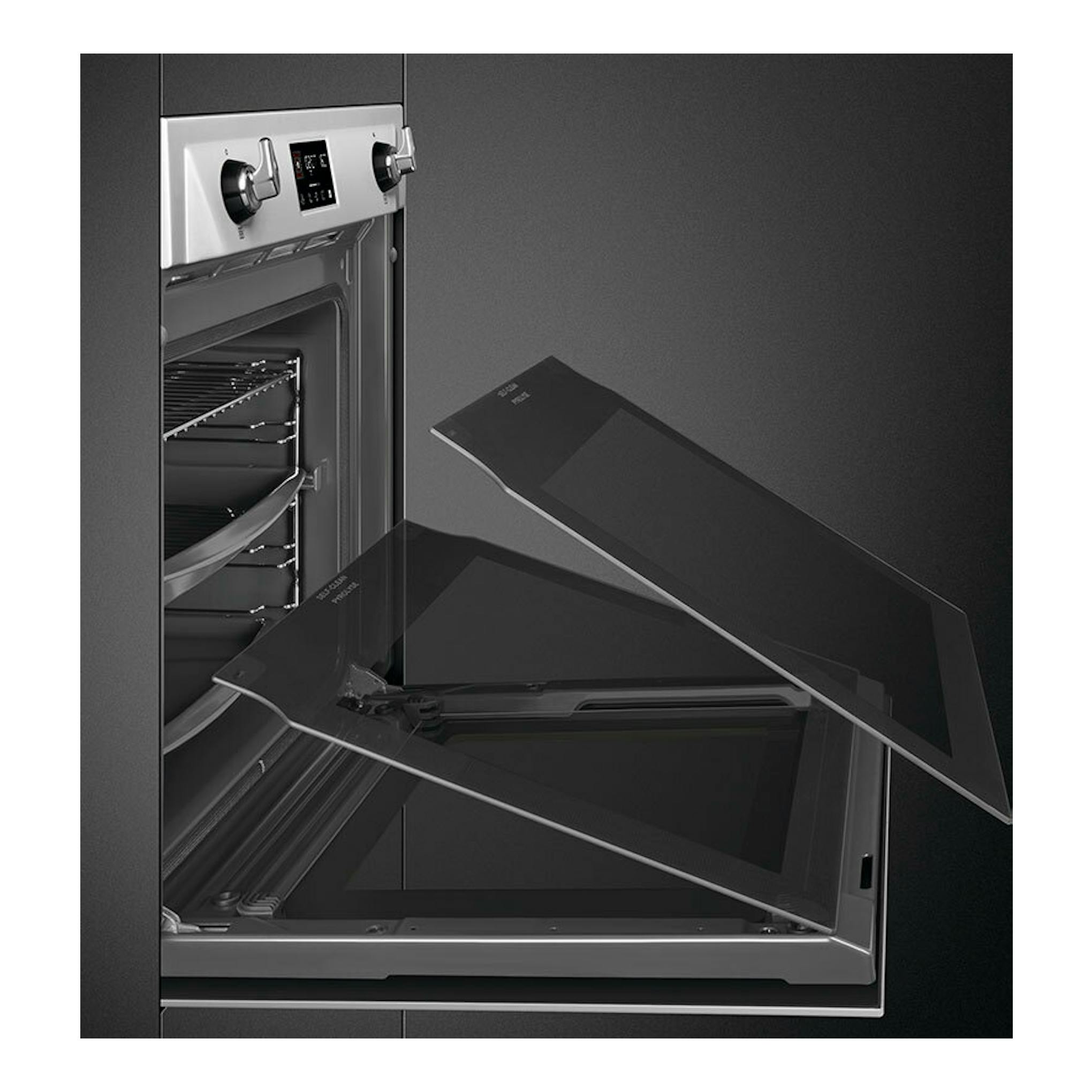 Horno empotrable Smeg SOP6902S2PX inox, vista frontal con puerta abatible abierta.