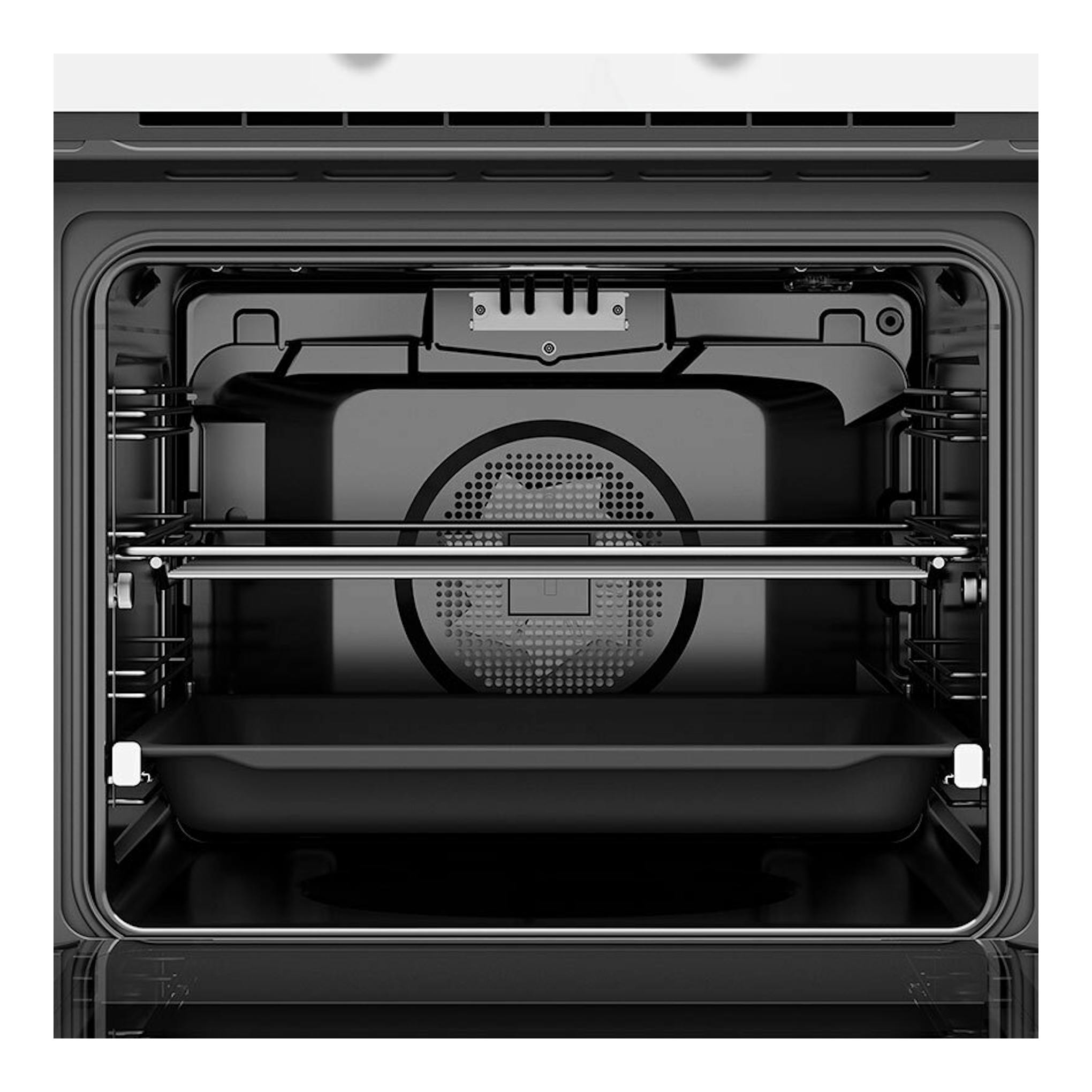 Interior de horno Teka HLB8400 WH en negro, vista frontal con bandeja y ventilador trasero.