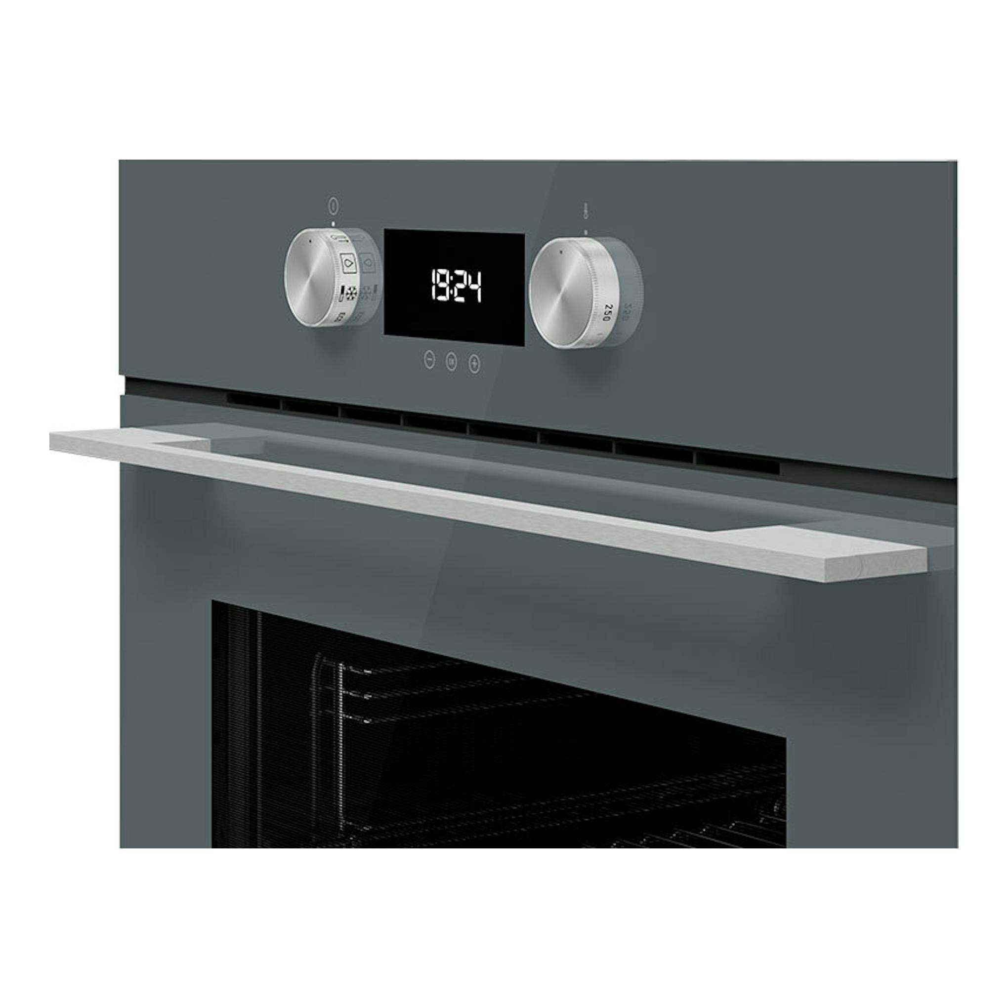 Horno Teka HLB8400P Stone Grey, vista frontal, color gris oscuro, con puerta abatible abierta y mandos plateados.
