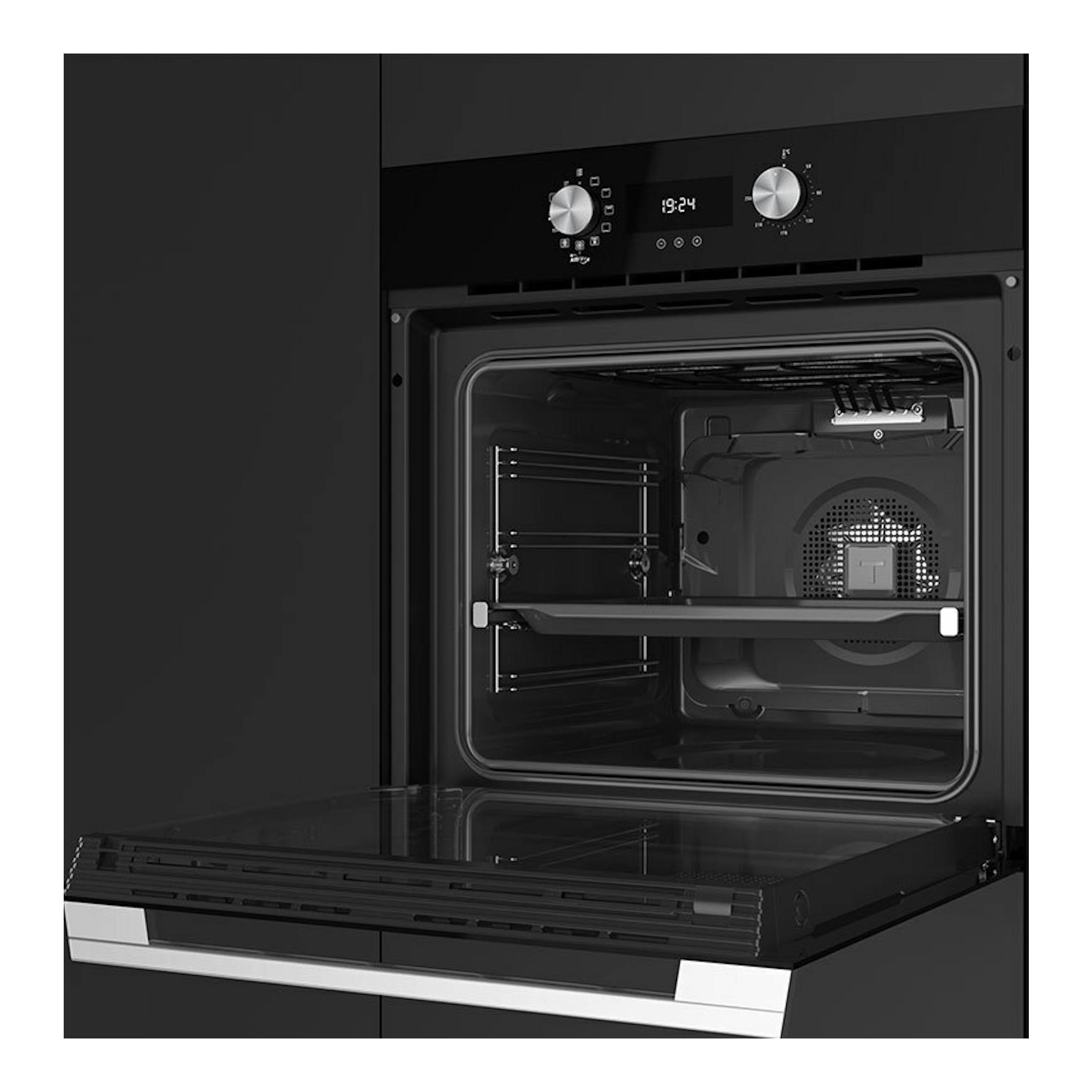 Horno Teka HLB8416BK de cristal negro, vista frontal con puerta abatible abierta e interior visible.