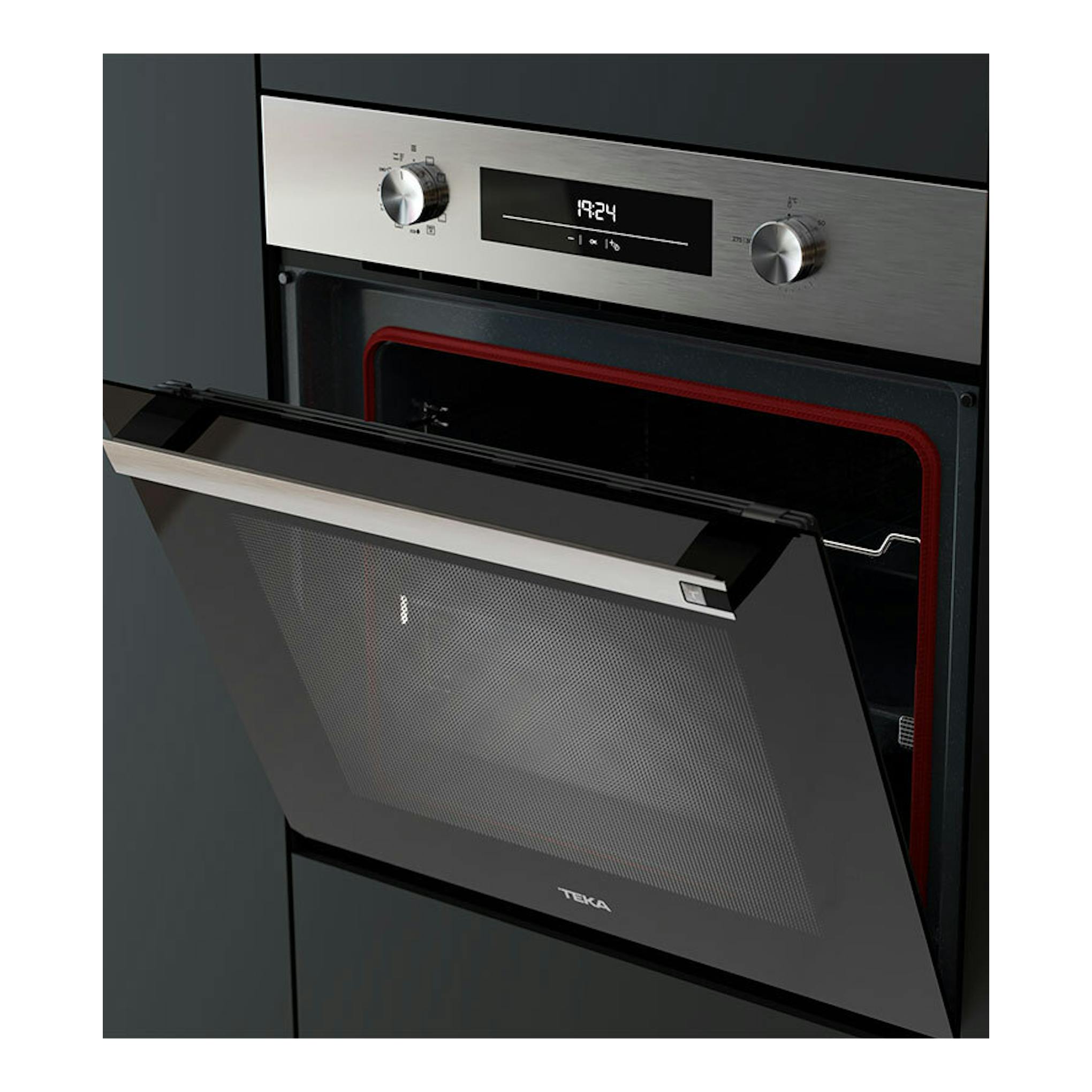 Horno empotrado Teka HSB6350P Inox, vista frontal en ángulo, con puerta abatible abierta, acero inoxidable y negro.