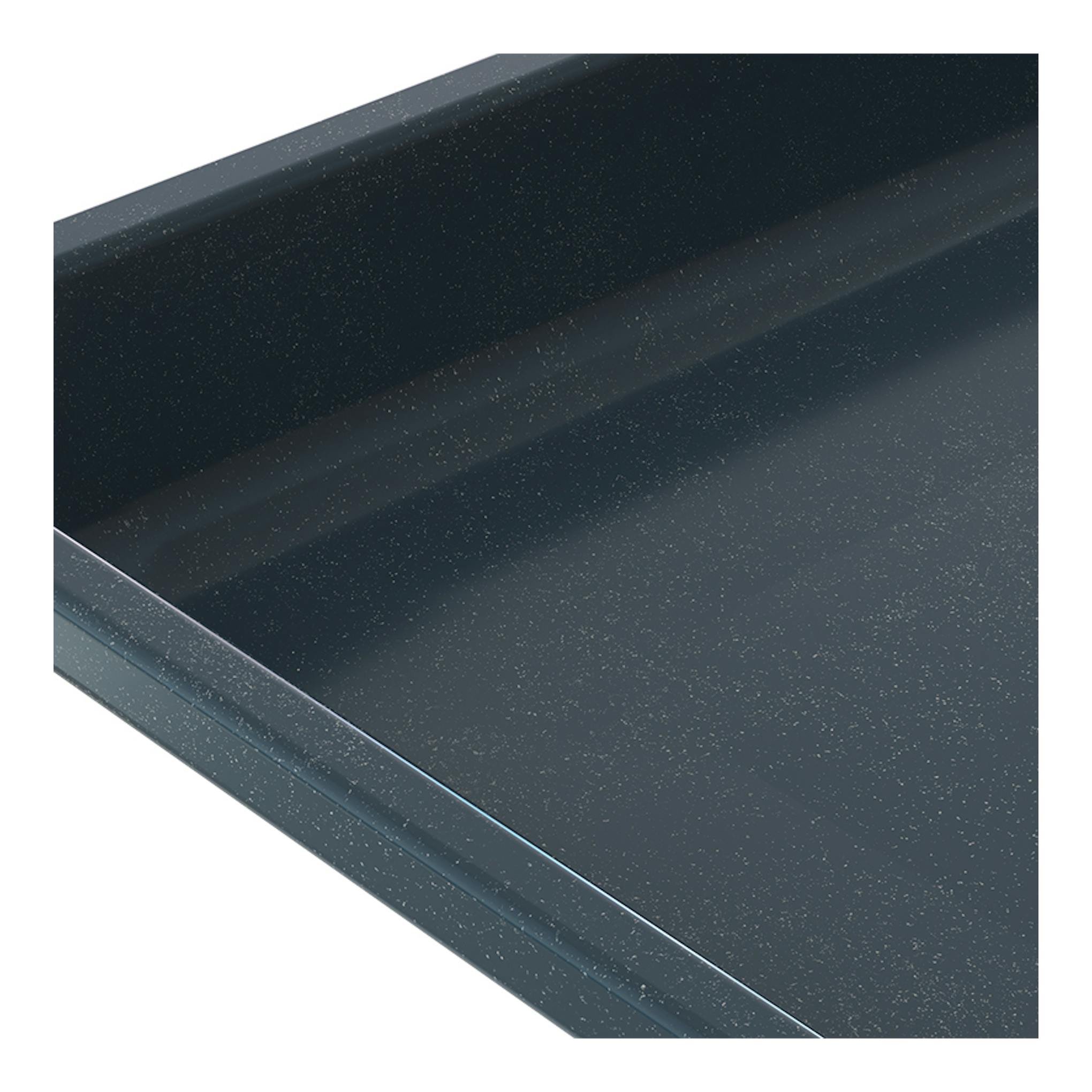 Detalle en ángulo de un horno Teka HSC6350P Inox, superficie interior negra mate con borde metálico.