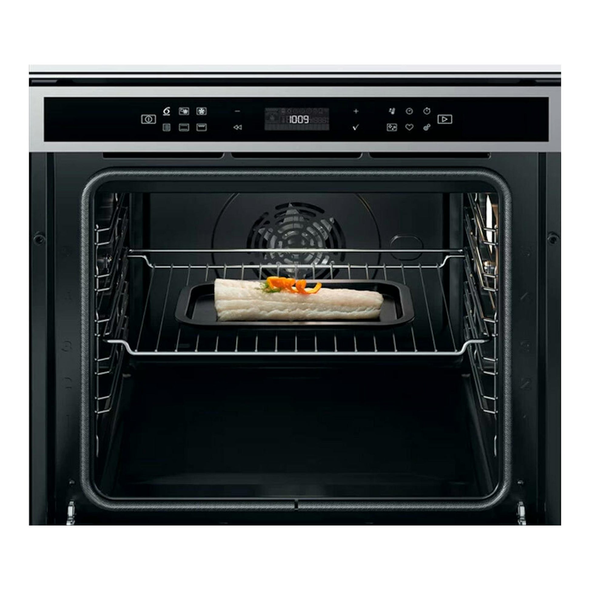 Horno Whirlpool W6 OS4 4S1 P negro, vista frontal con puerta abierta e interior con bandeja y pescado.