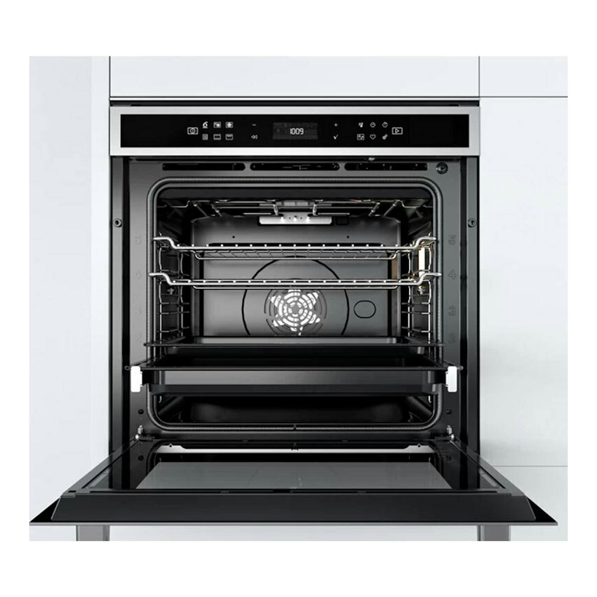 Horno Whirlpool W6 OS4 4S1 P negro, visto de frente con la puerta abierta y panel digital superior.