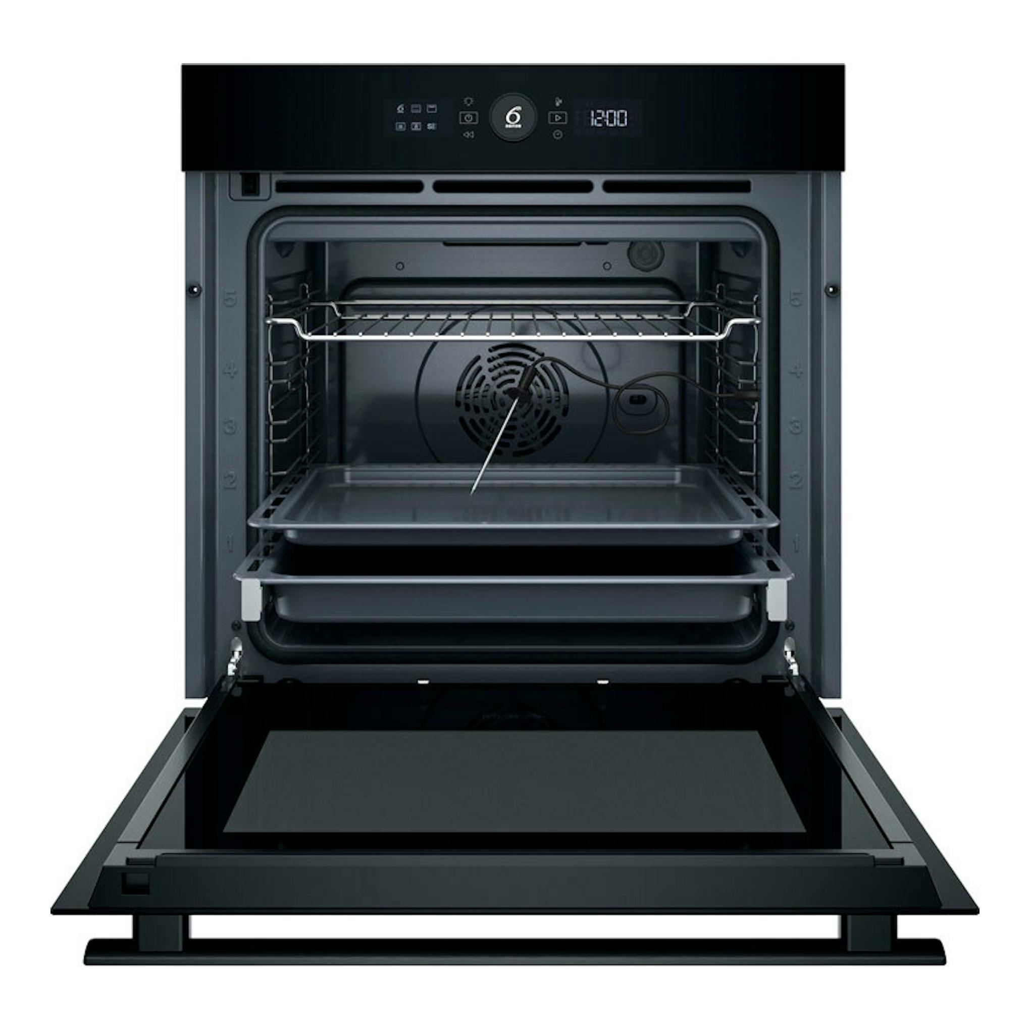 Horno Whirlpool WOI4S8PPM1SB negro, vista frontal con la puerta abatida y el interior abierto.