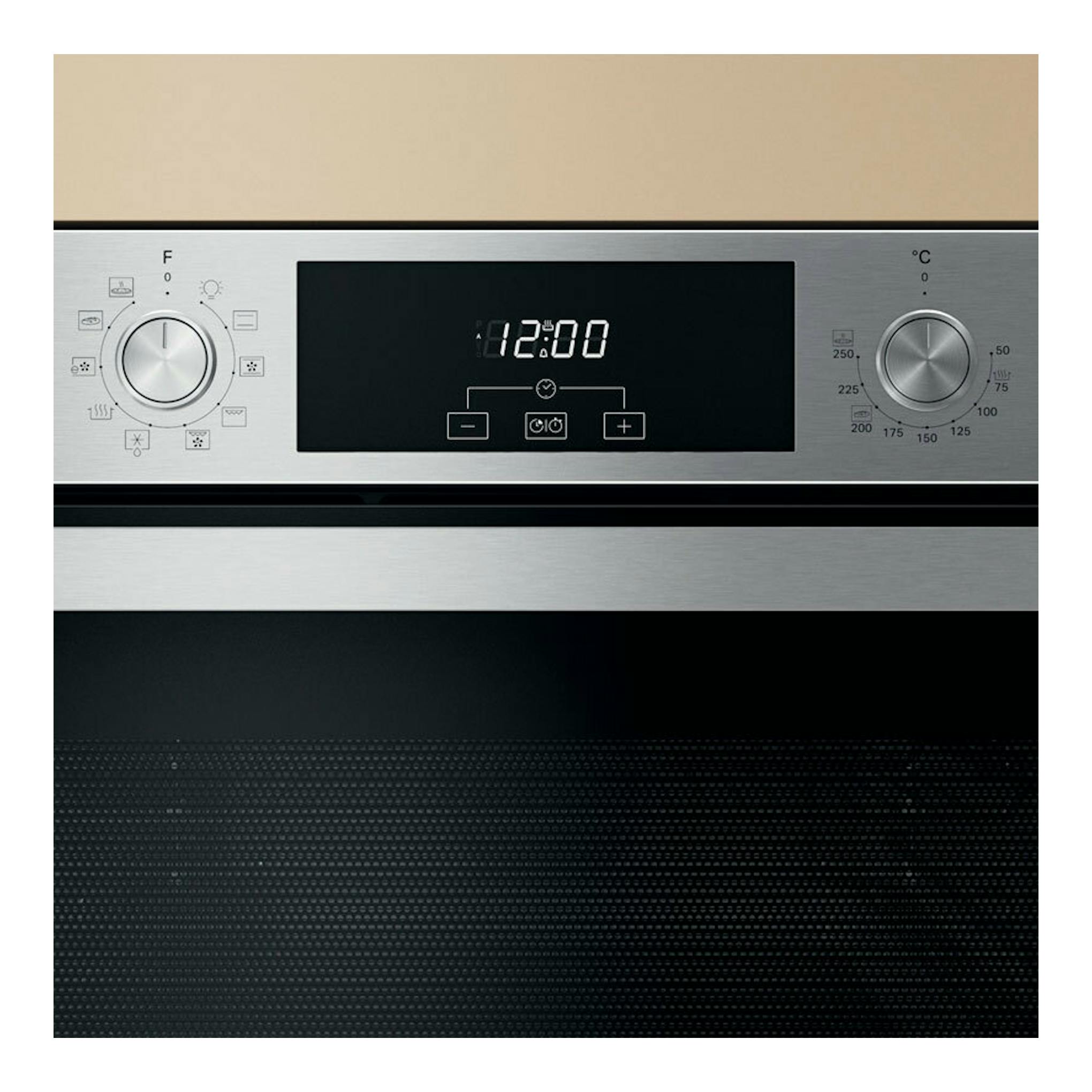 Horno empotrado Whirlpool WCC28UXA inox, vista frontal con panel digital y dos mandos plateados.