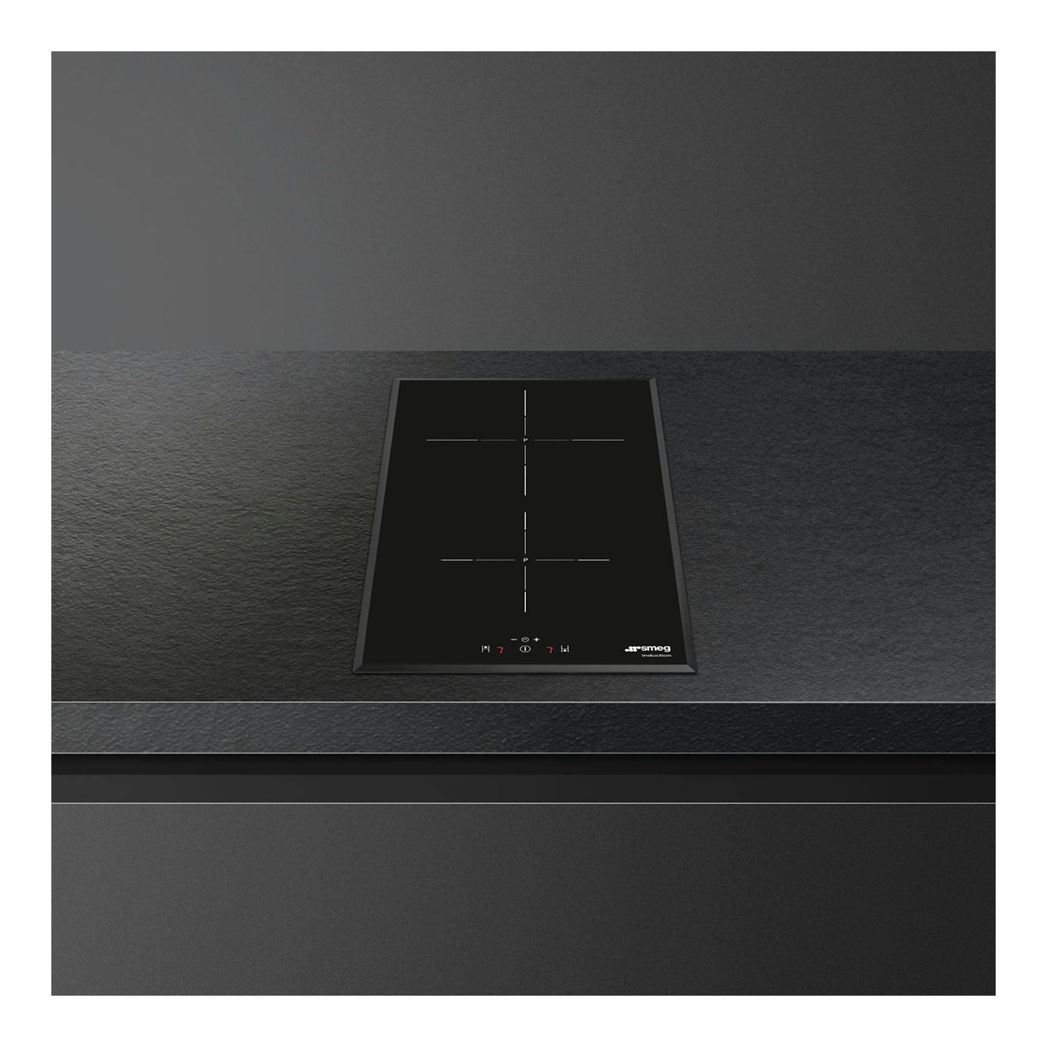 Placa de inducción Smeg SI5322B negra, vista frontal, con 2 zonas y controles táctiles.