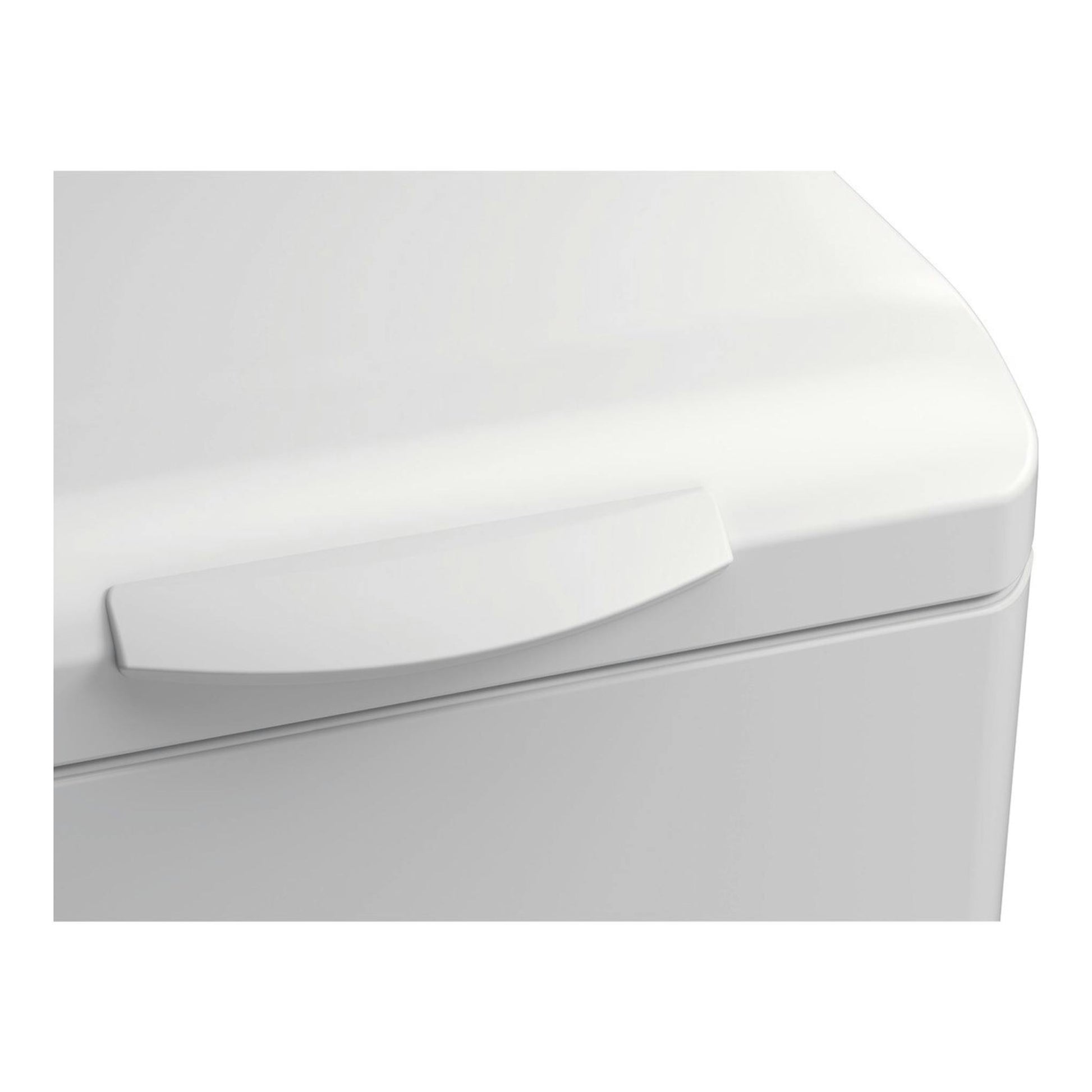 Lavadora AEG LTE6K7230E blanca, vista en primer plano de la tapa superior y el asa.