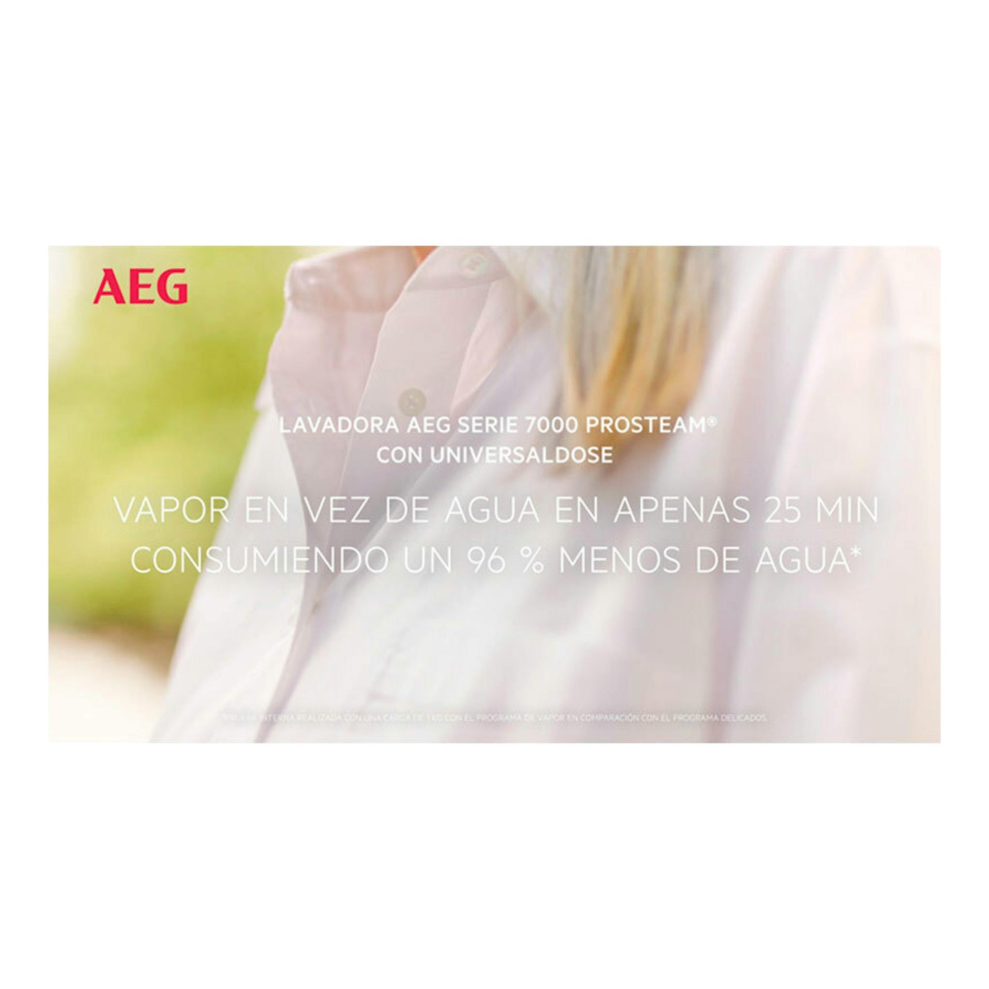 Banner promocional de lavadora AEG Serie 7000 ProSteam con UniversalDose, fondo claro.