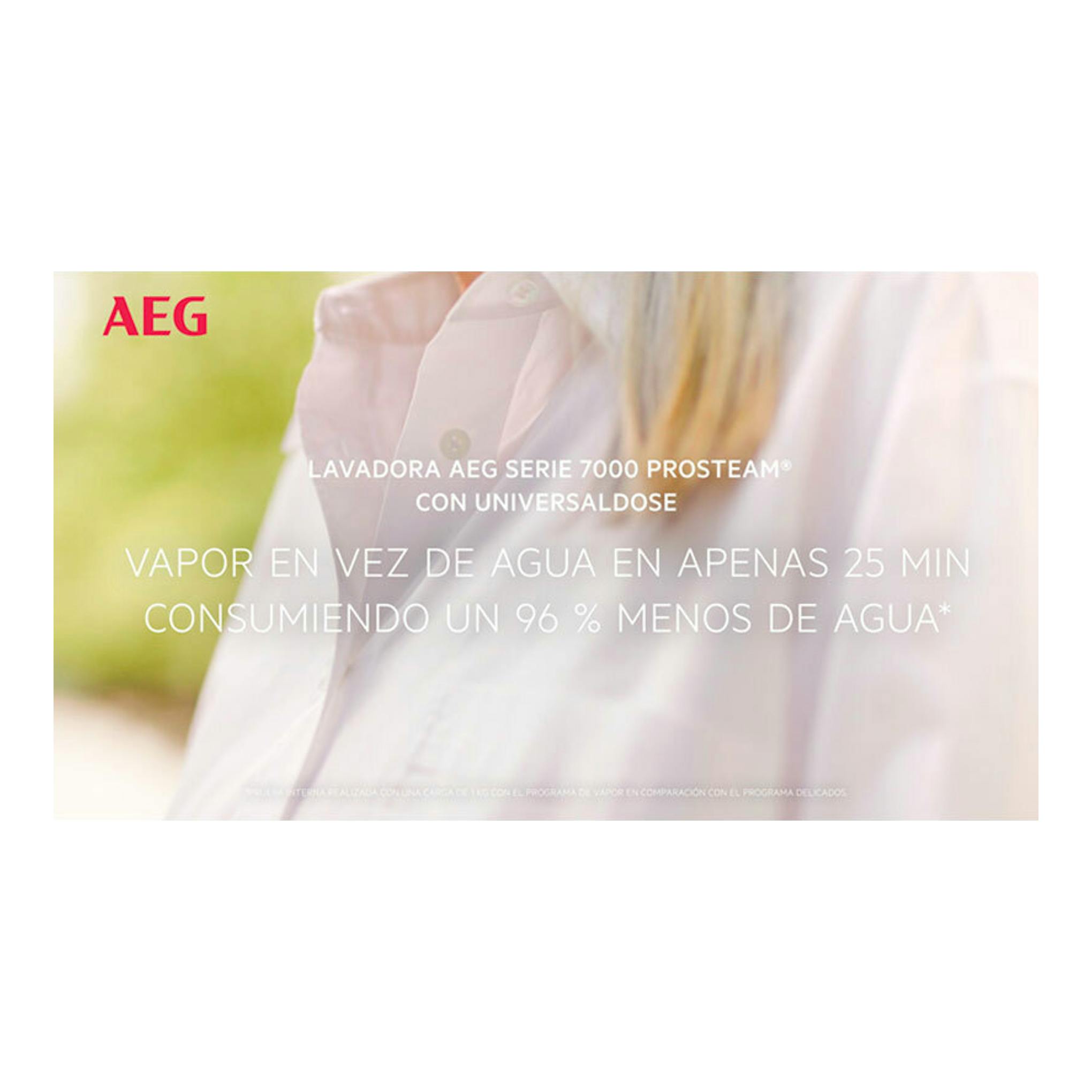 Banner promocional de lavadora AEG Serie 7000 ProSteam con UniversalDose, fondo claro.